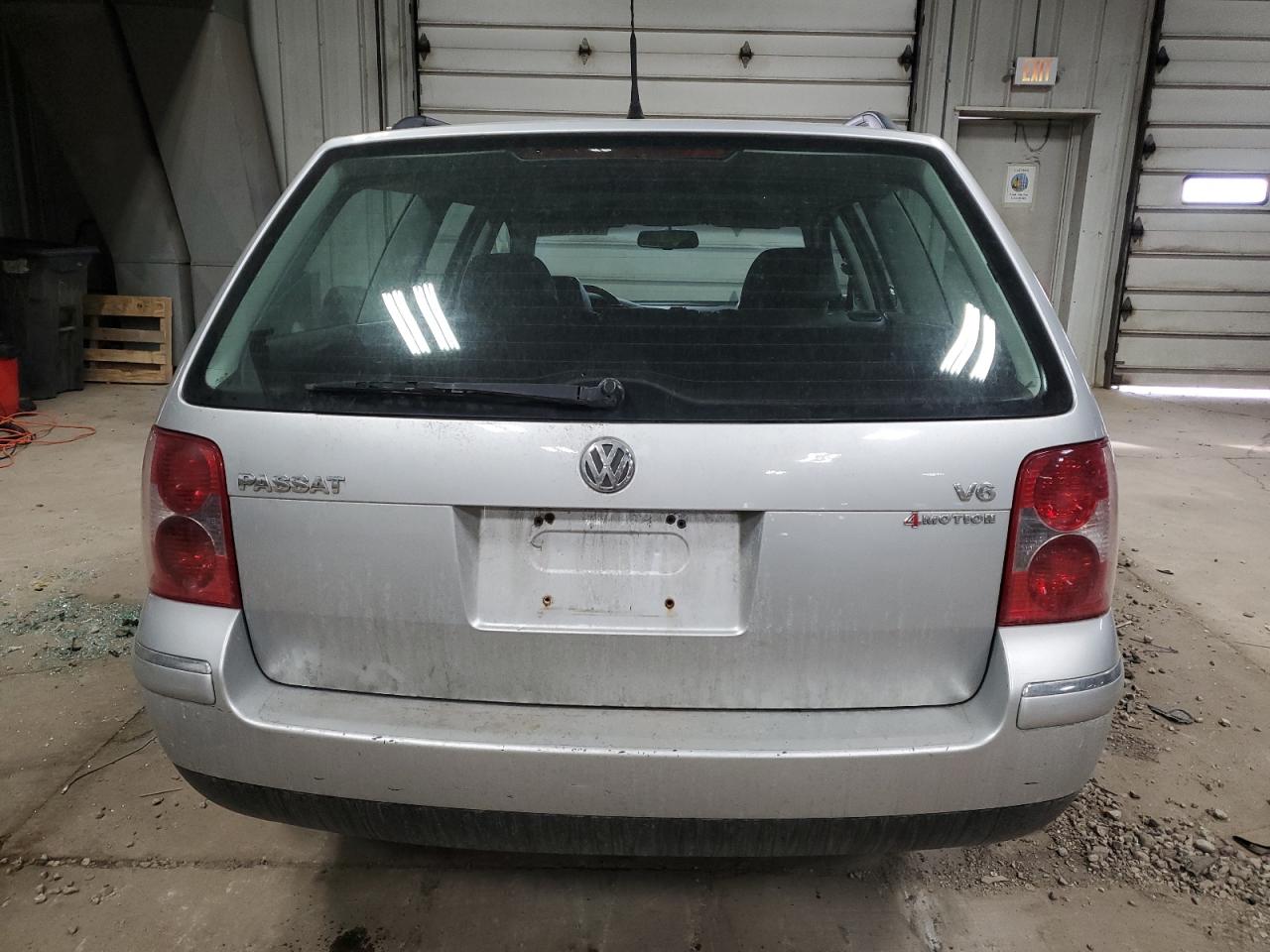 2003 Volkswagen Passat - Image 6