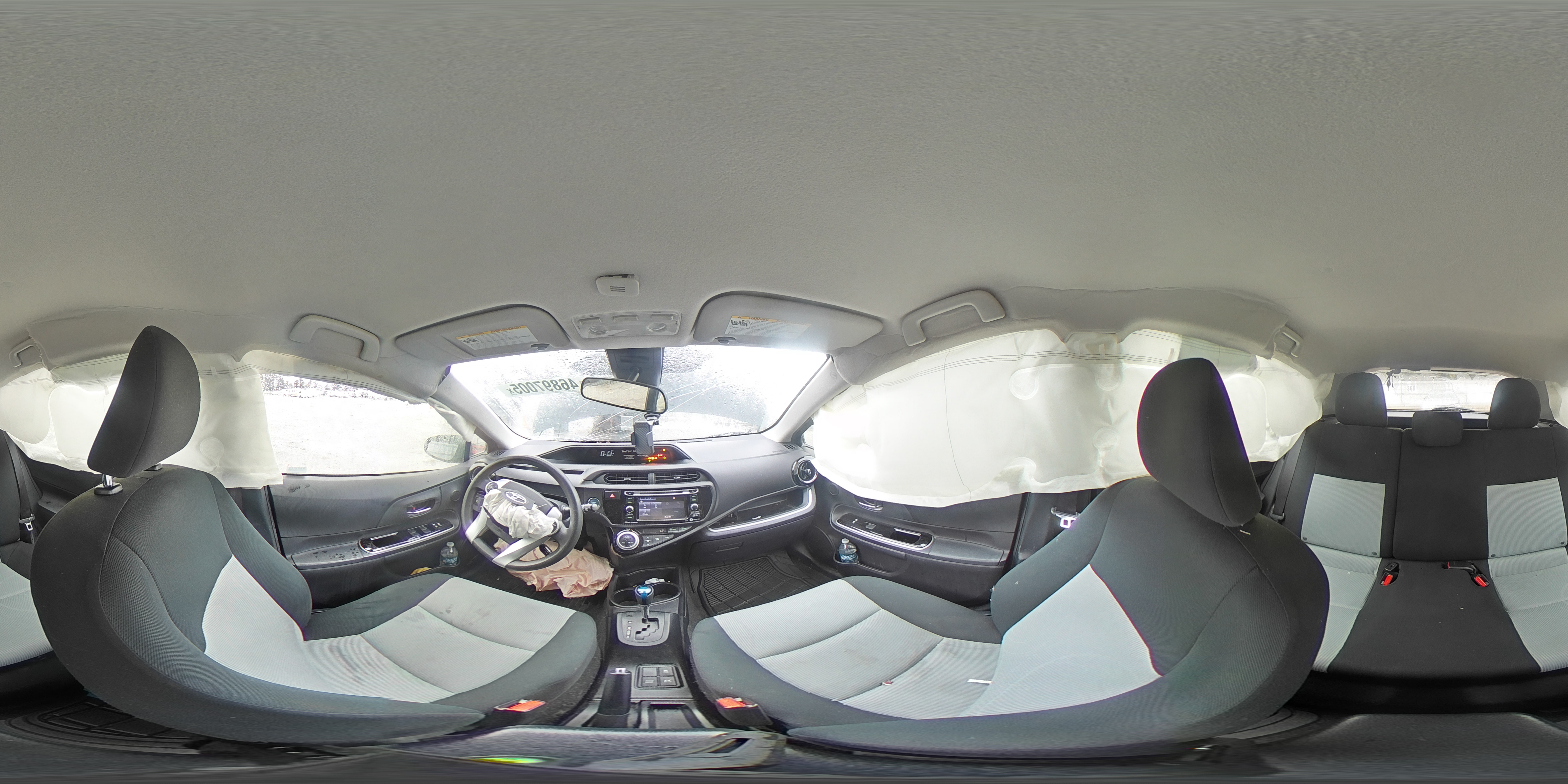 2017 Toyota Prius - Image 13