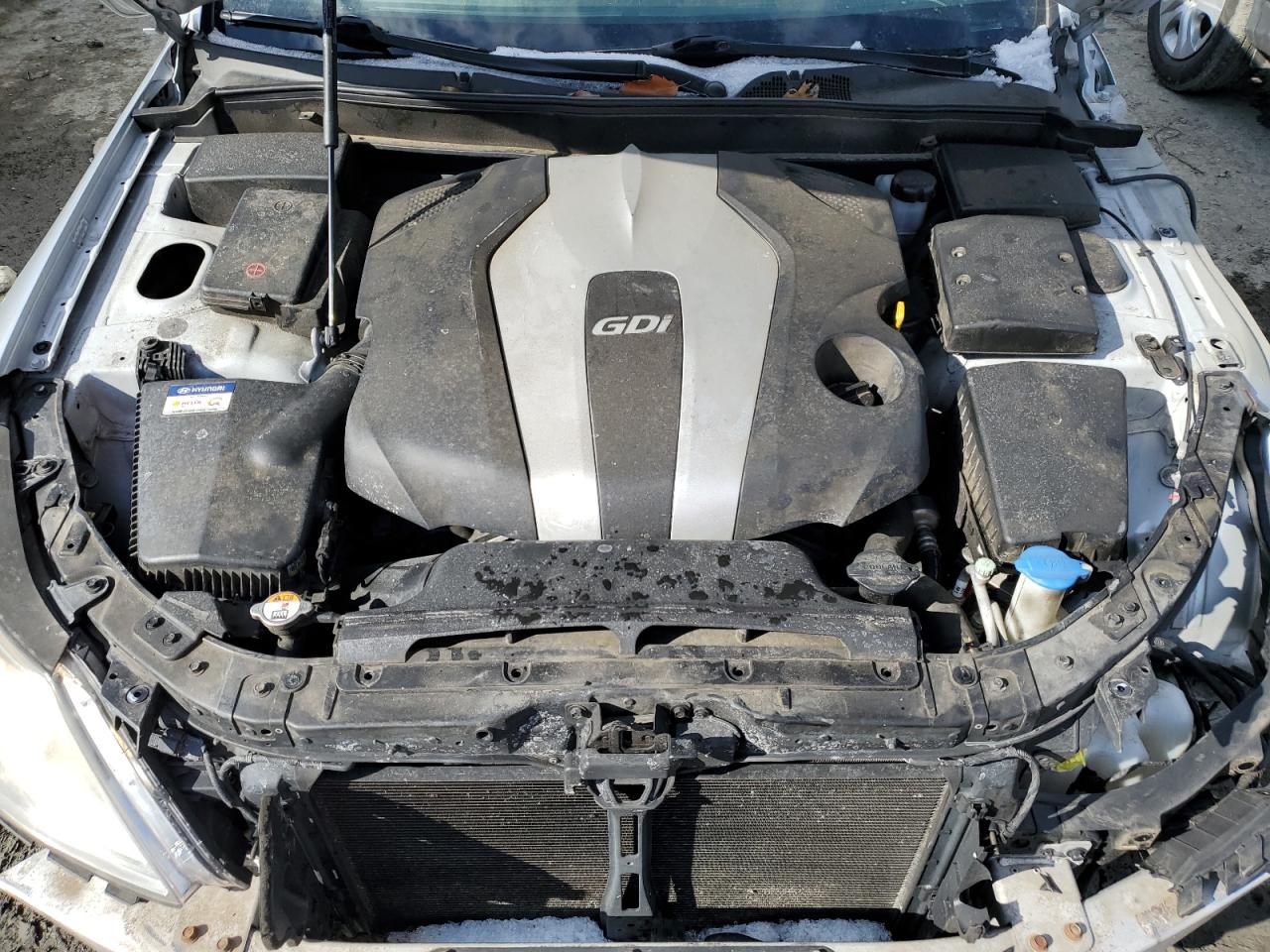 2013 Hyundai Genesis - Image 11