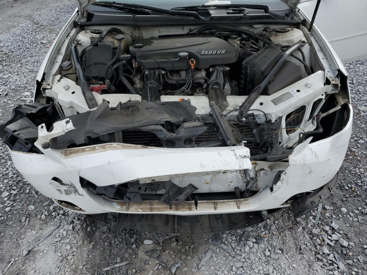 2011 Chevrolet Impala - Image 12