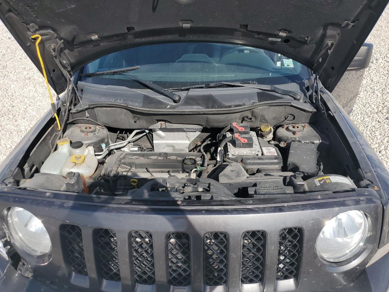 2014 Jeep Liberty (Patriot) - Image 13