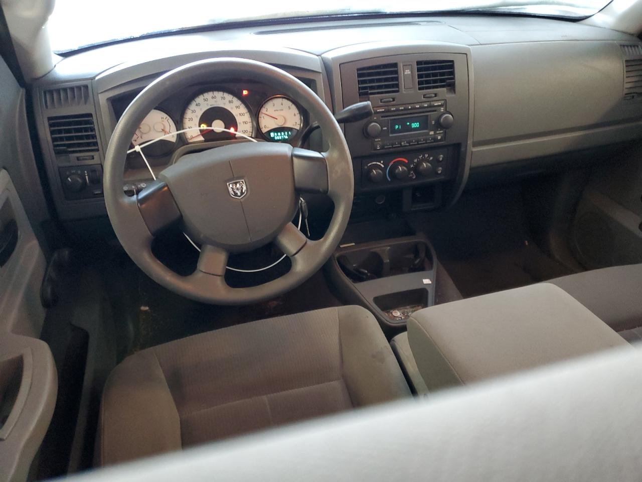 2006 Dodge Dakota - Image 8