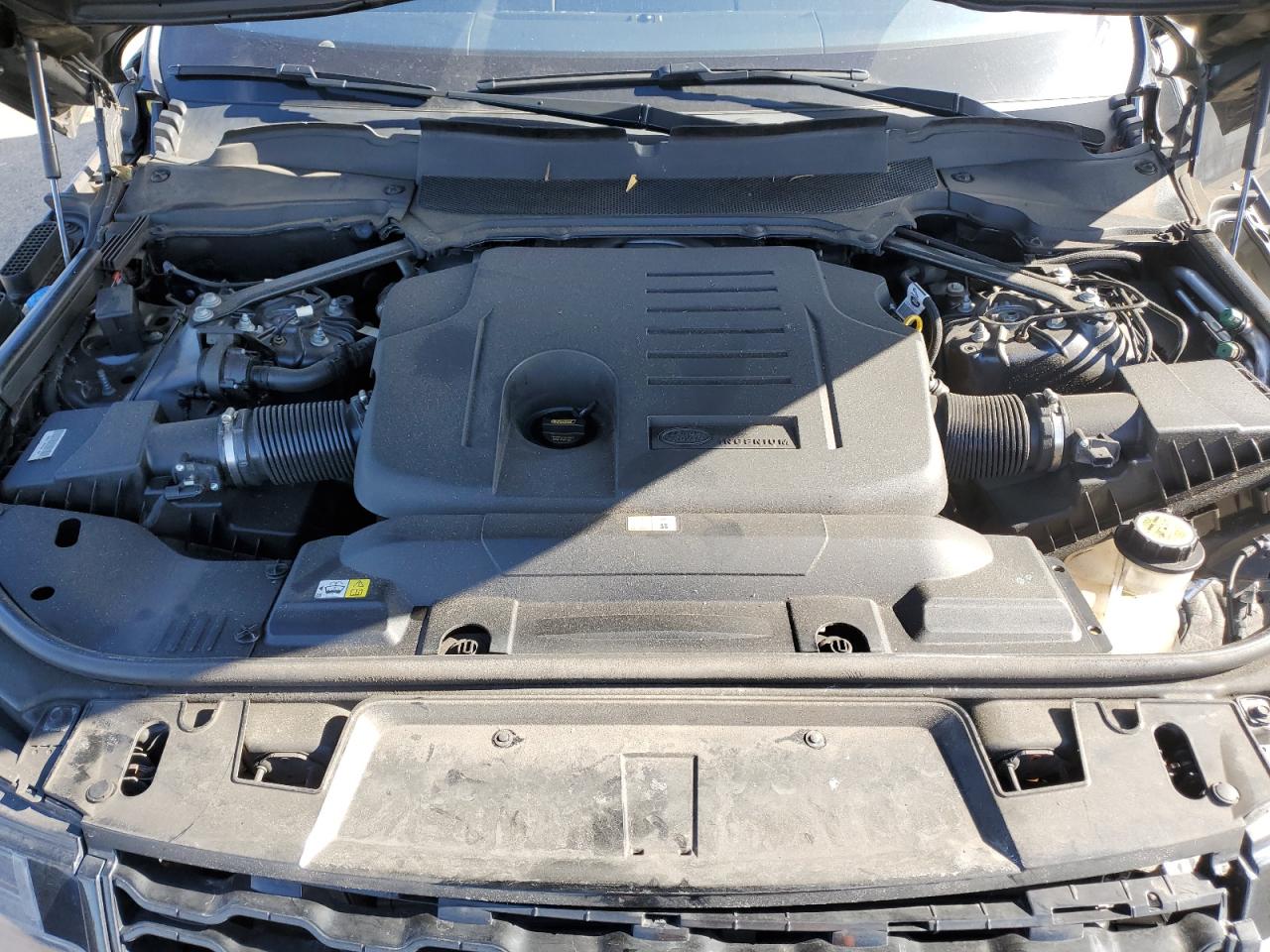 2020 Land Rover Range Rover - Image 12