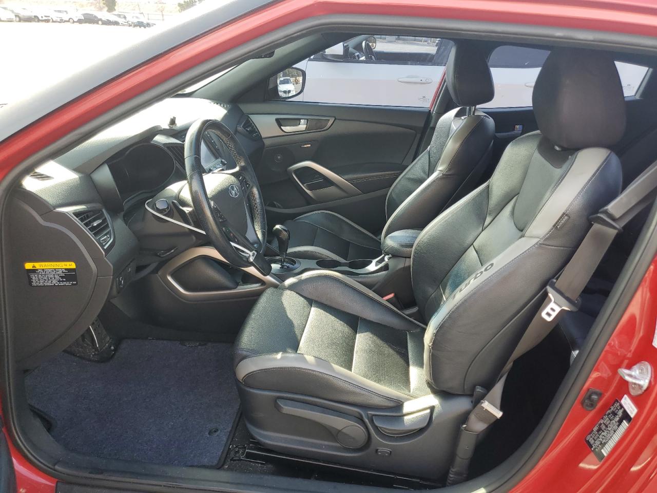 2016 Hyundai Veloster - Image 7