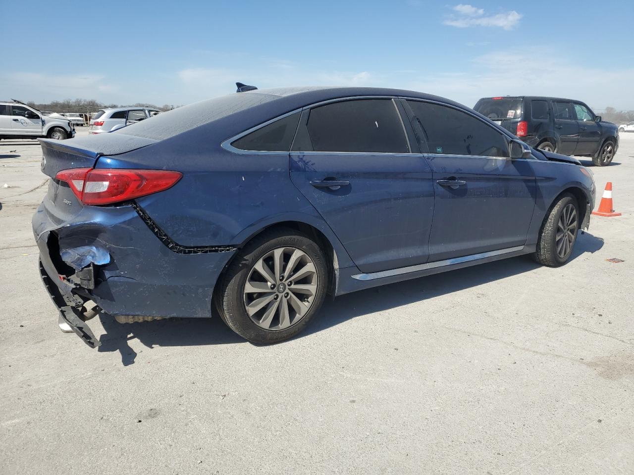 2015 Hyundai Sonata - Image 3
