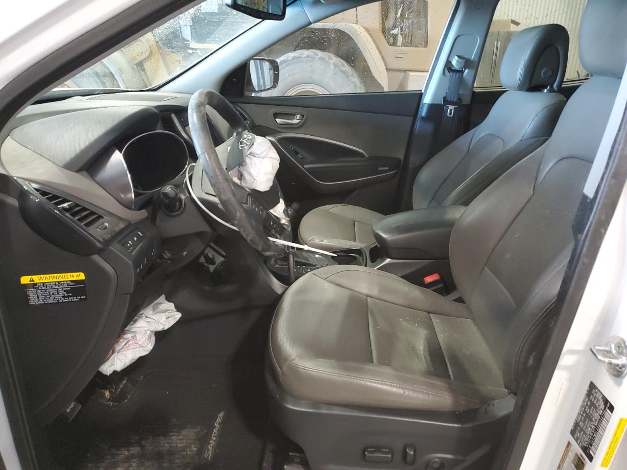 2016 Hyundai Santa Fe - Image 7
