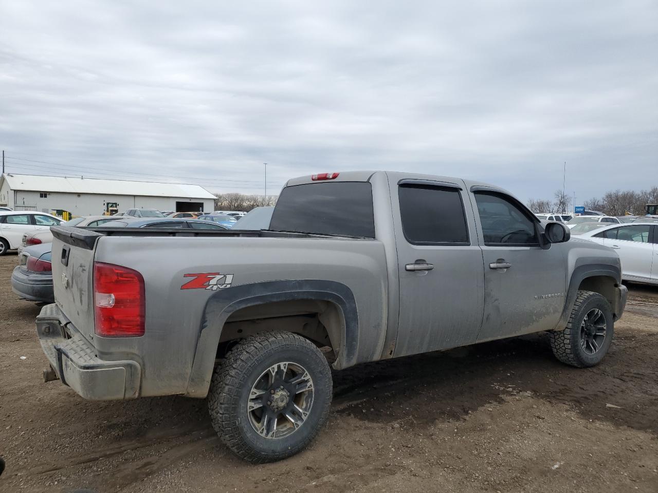2007 Chevrolet Silverado - Image 3