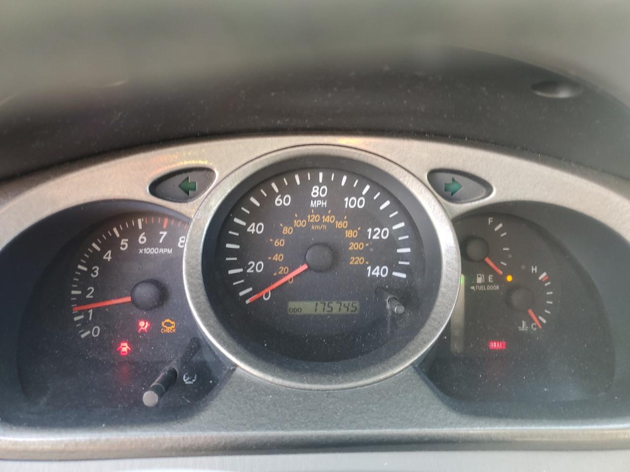 2002 Toyota Highlander - Image 9