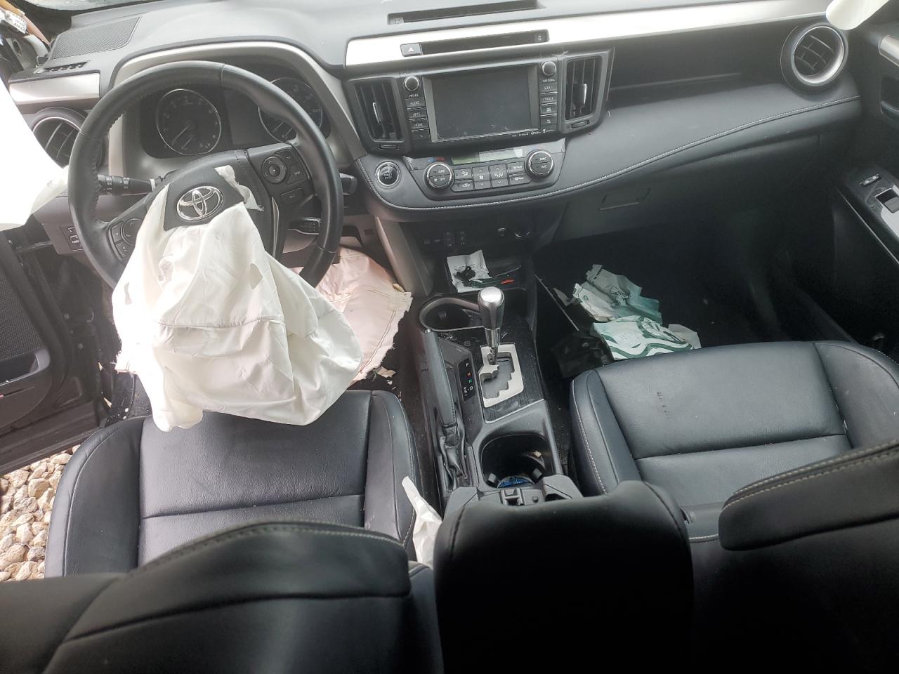 2016 Toyota RAV 4 - Image 8