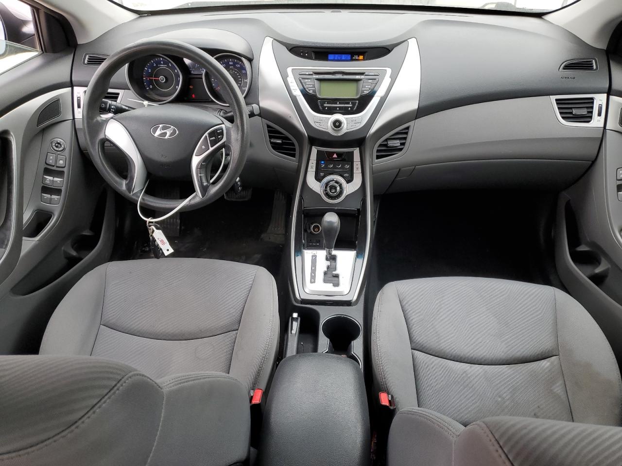 2012 Hyundai Elantra - Image 9