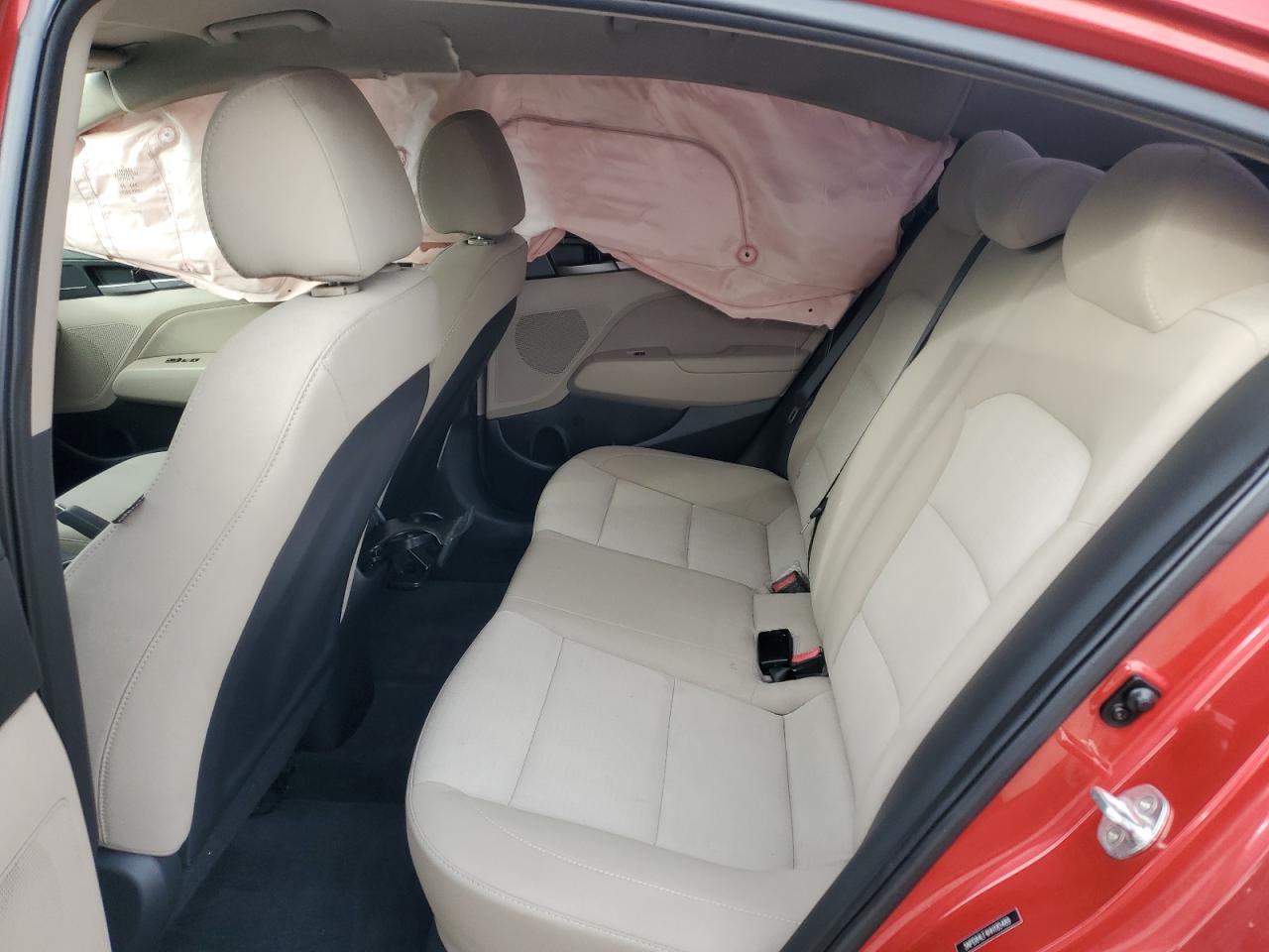 2017 Hyundai Elantra - Image 10