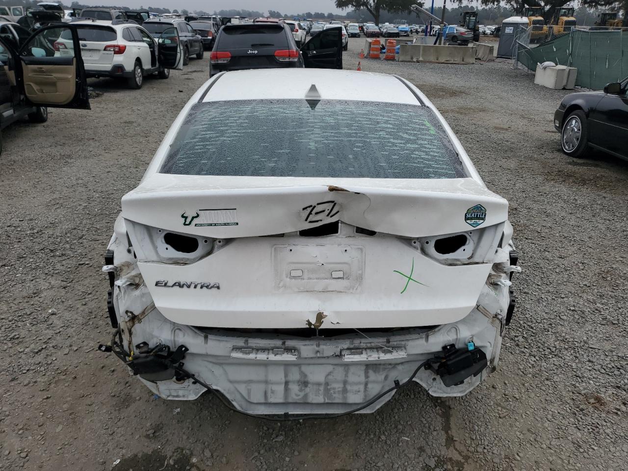 2017 Hyundai Elantra - Image 6