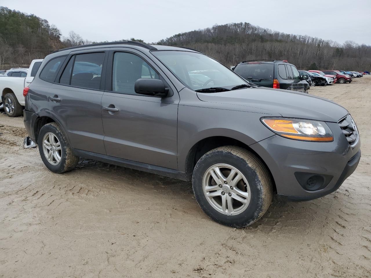 2010 Hyundai Santa Fe - Image 4
