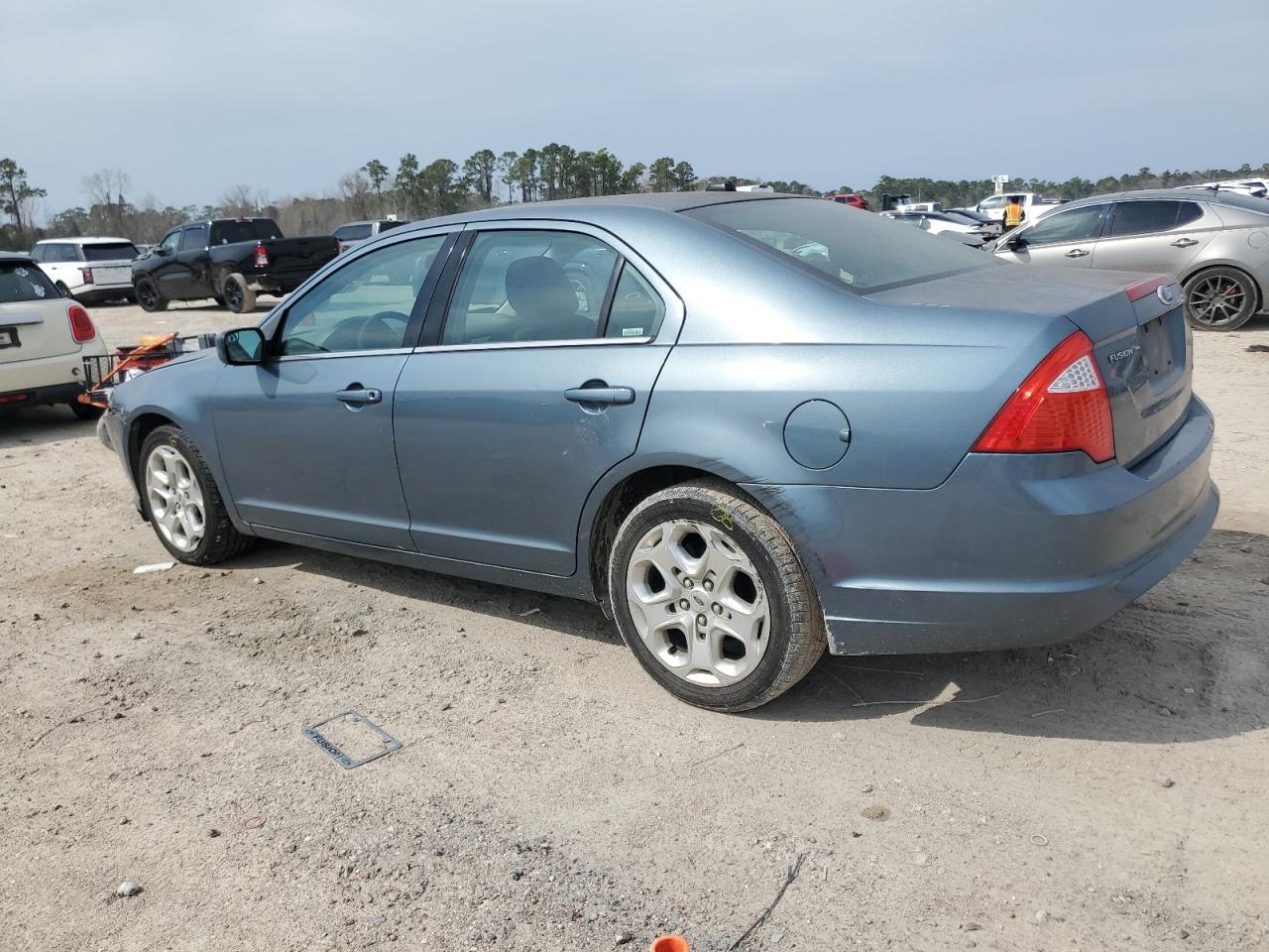 2011 Ford Fusion - Image 2