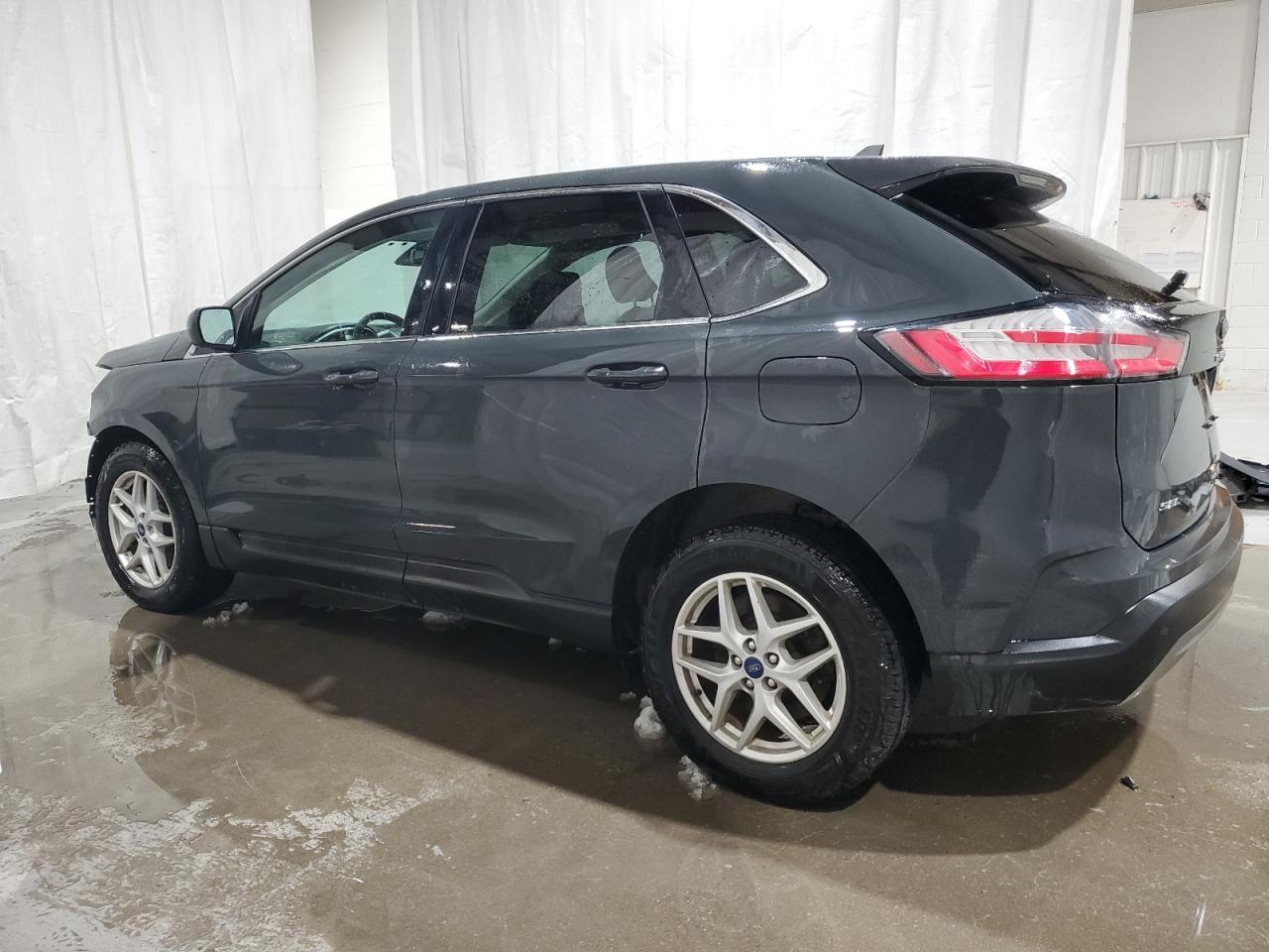 2021 Ford Edge - Image 2