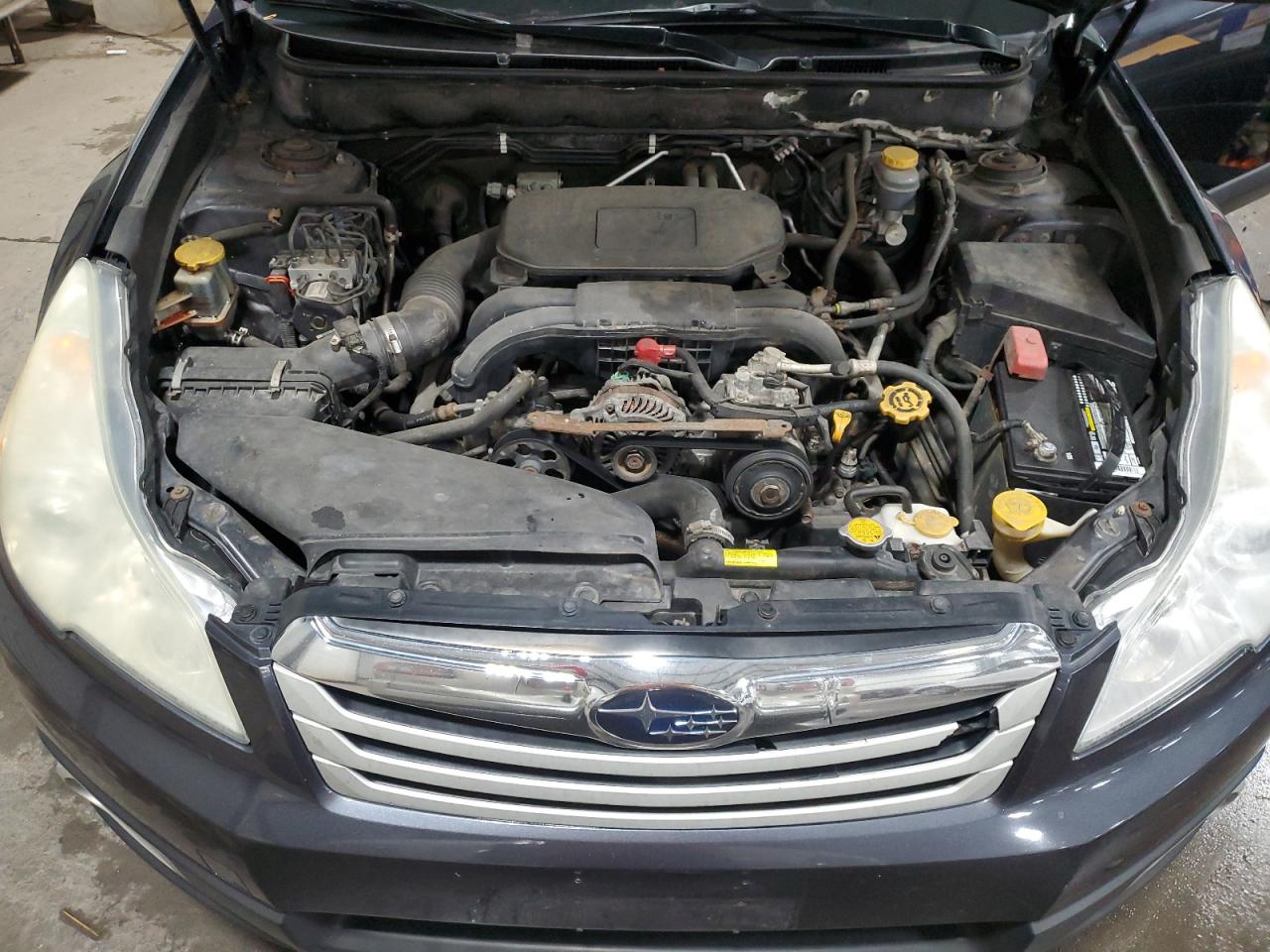 2010 Subaru Outback - Image 12