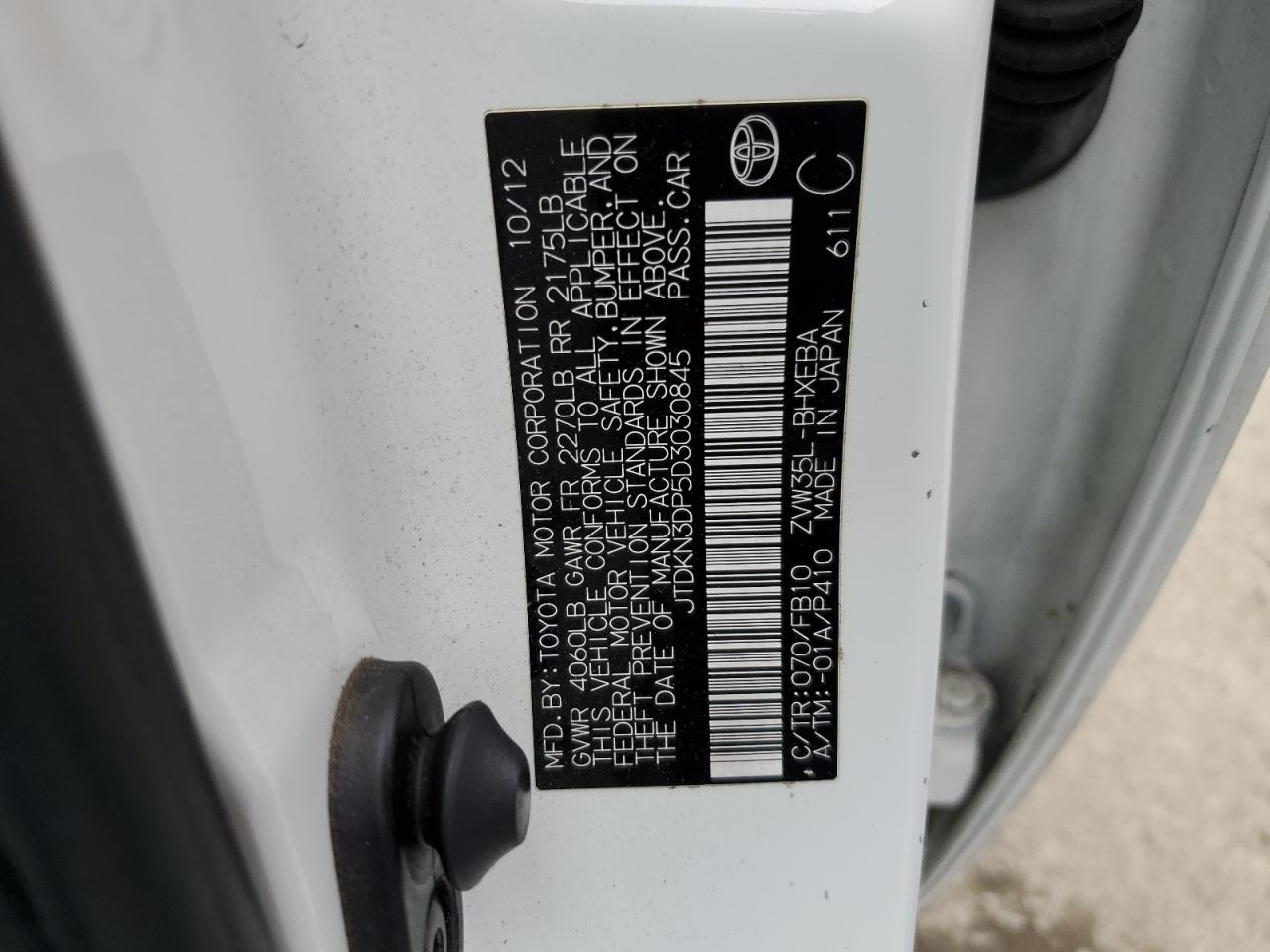 2013 Toyota Prius - Image 12