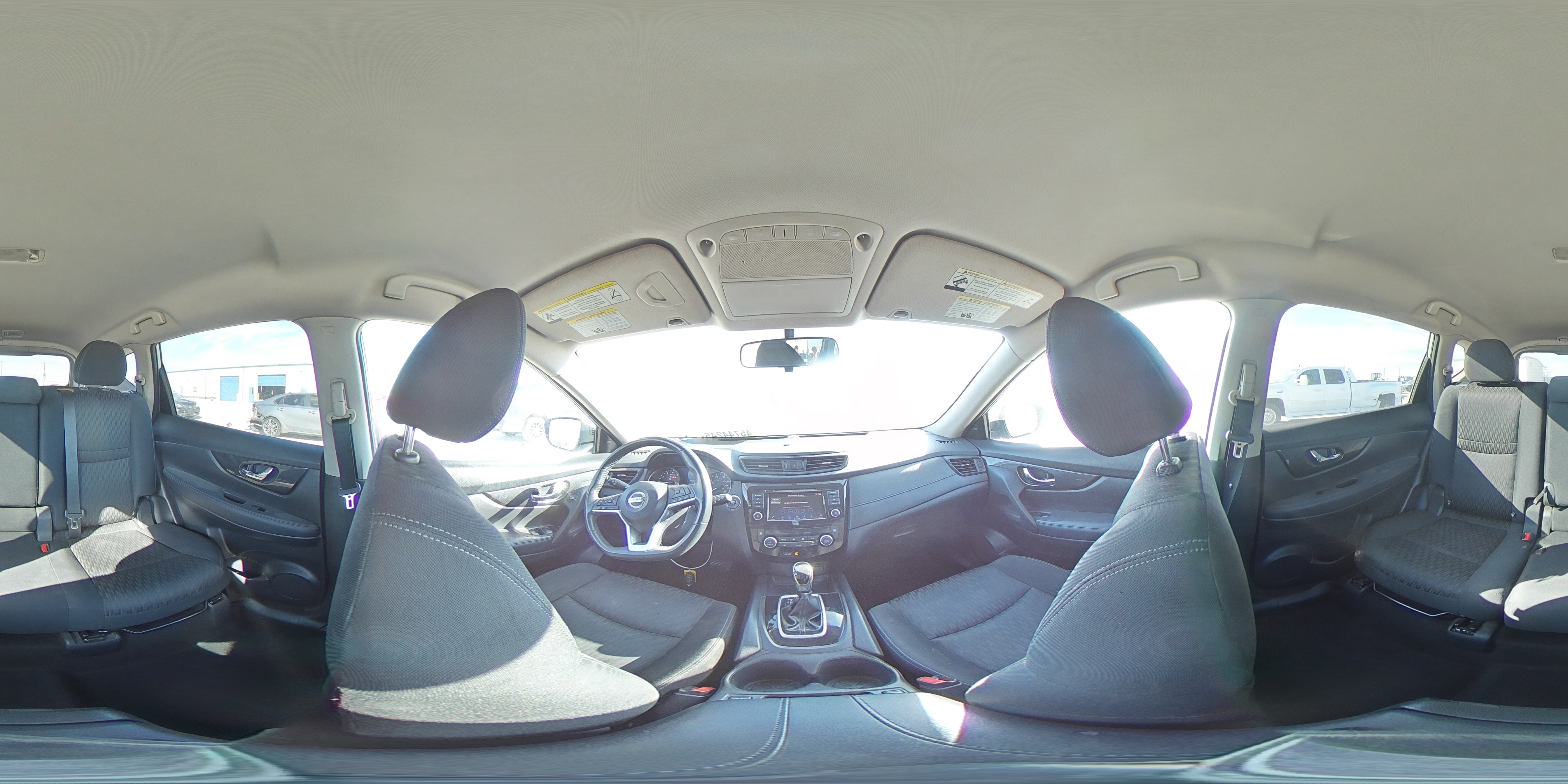 2018 Nissan Rogue - Image 15