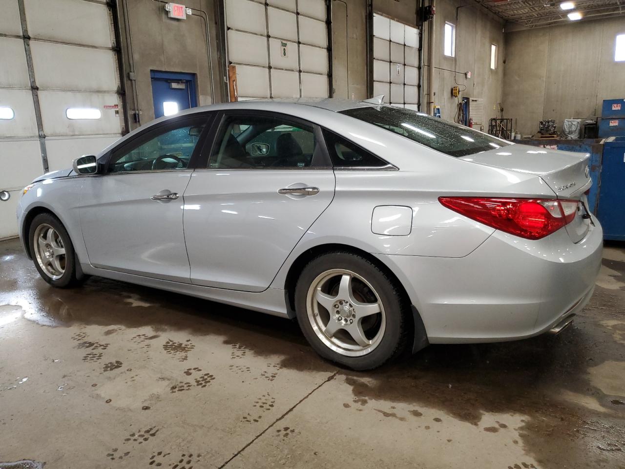 2012 Hyundai Sonata - Image 2