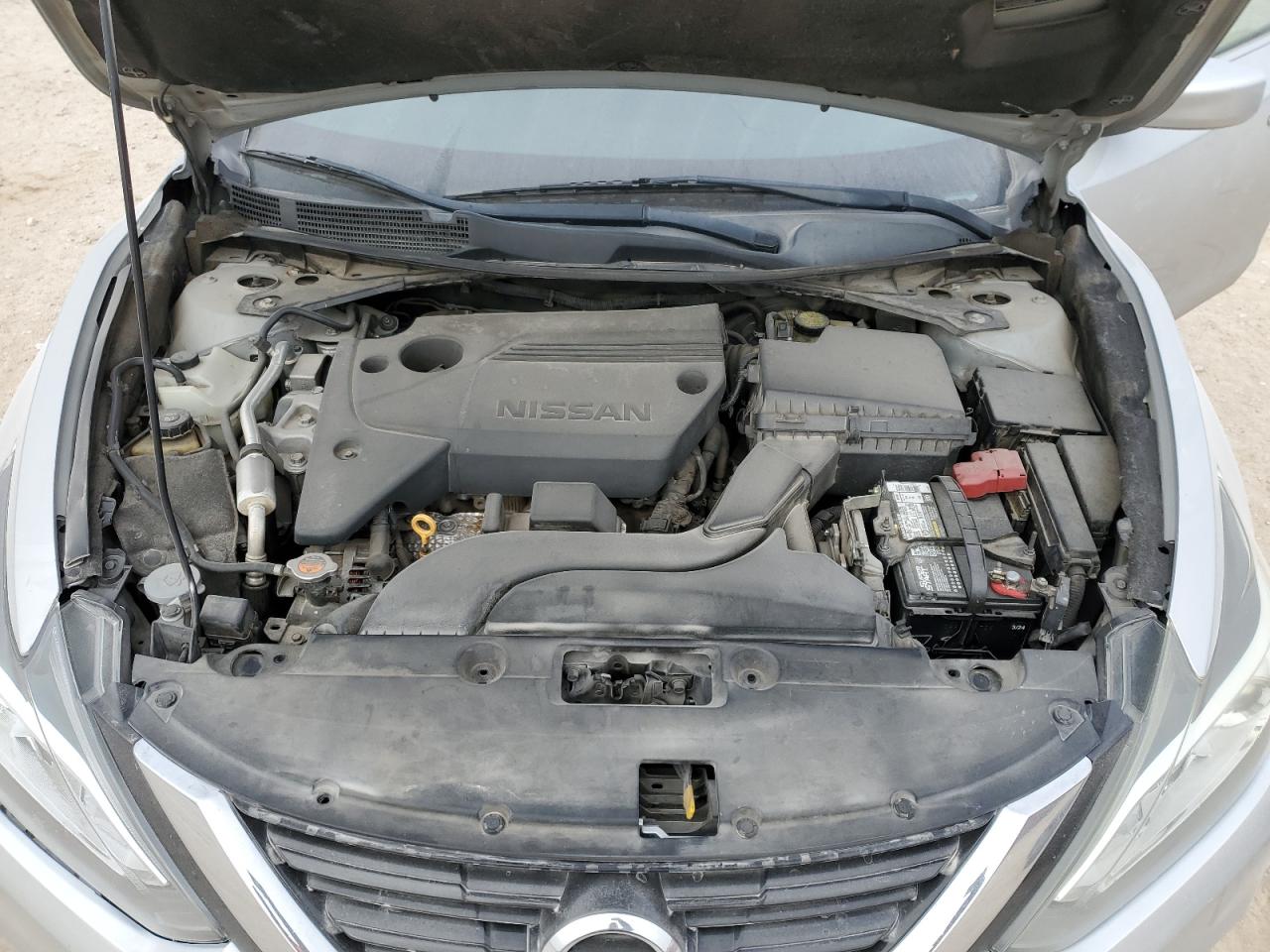 2017 Nissan Altima - Image 13