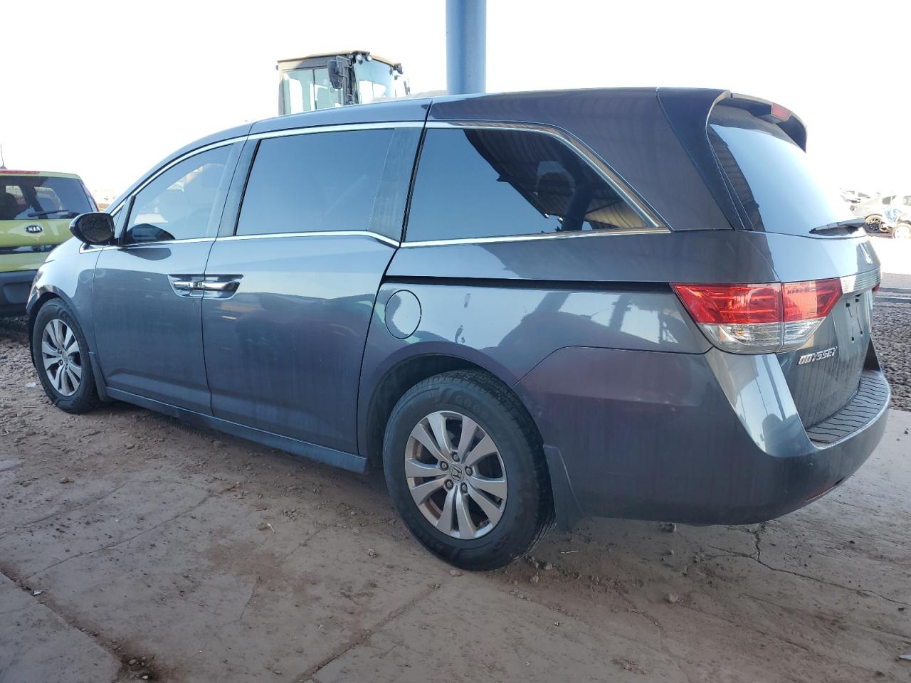 2015 Honda Odyssey - Image 2