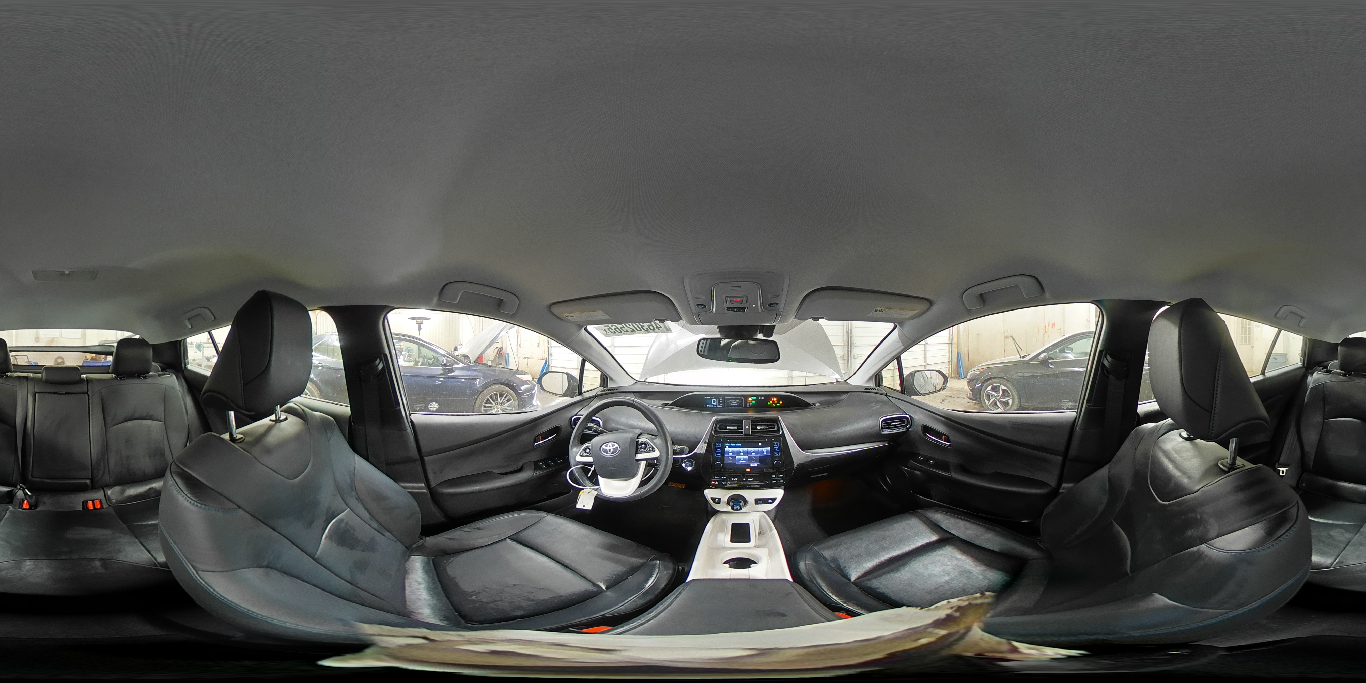 2016 Toyota Prius - Image 15