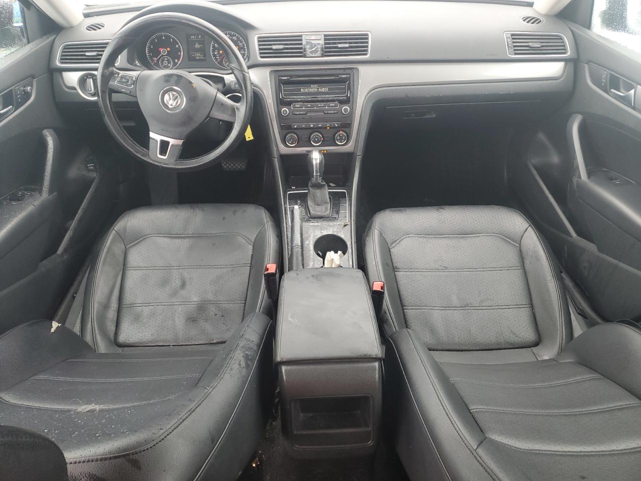2014 Volkswagen Passat - Image 8