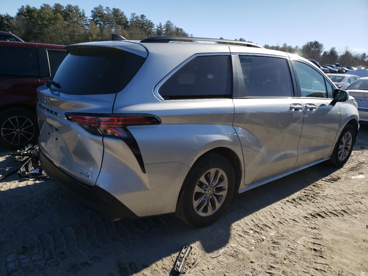 2022 Toyota Sienna - Image 3