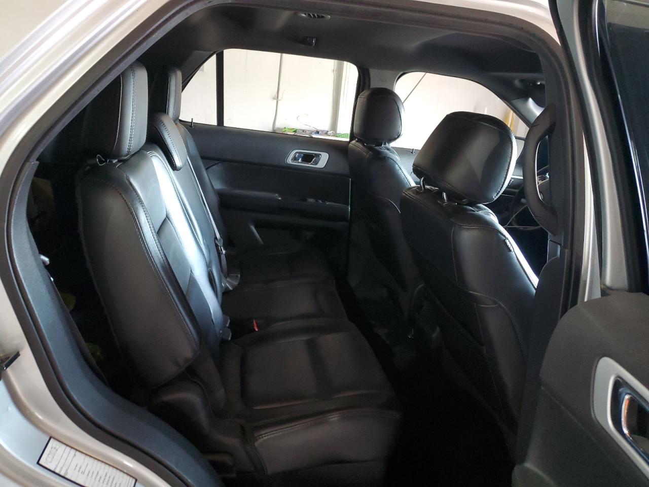 2011 Ford Explorer - Image 11