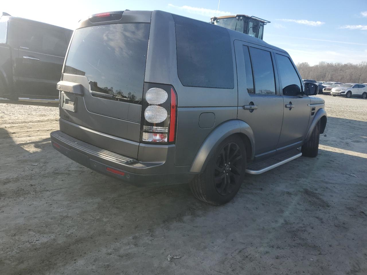 2016 Land Rover LR4 - Image 3