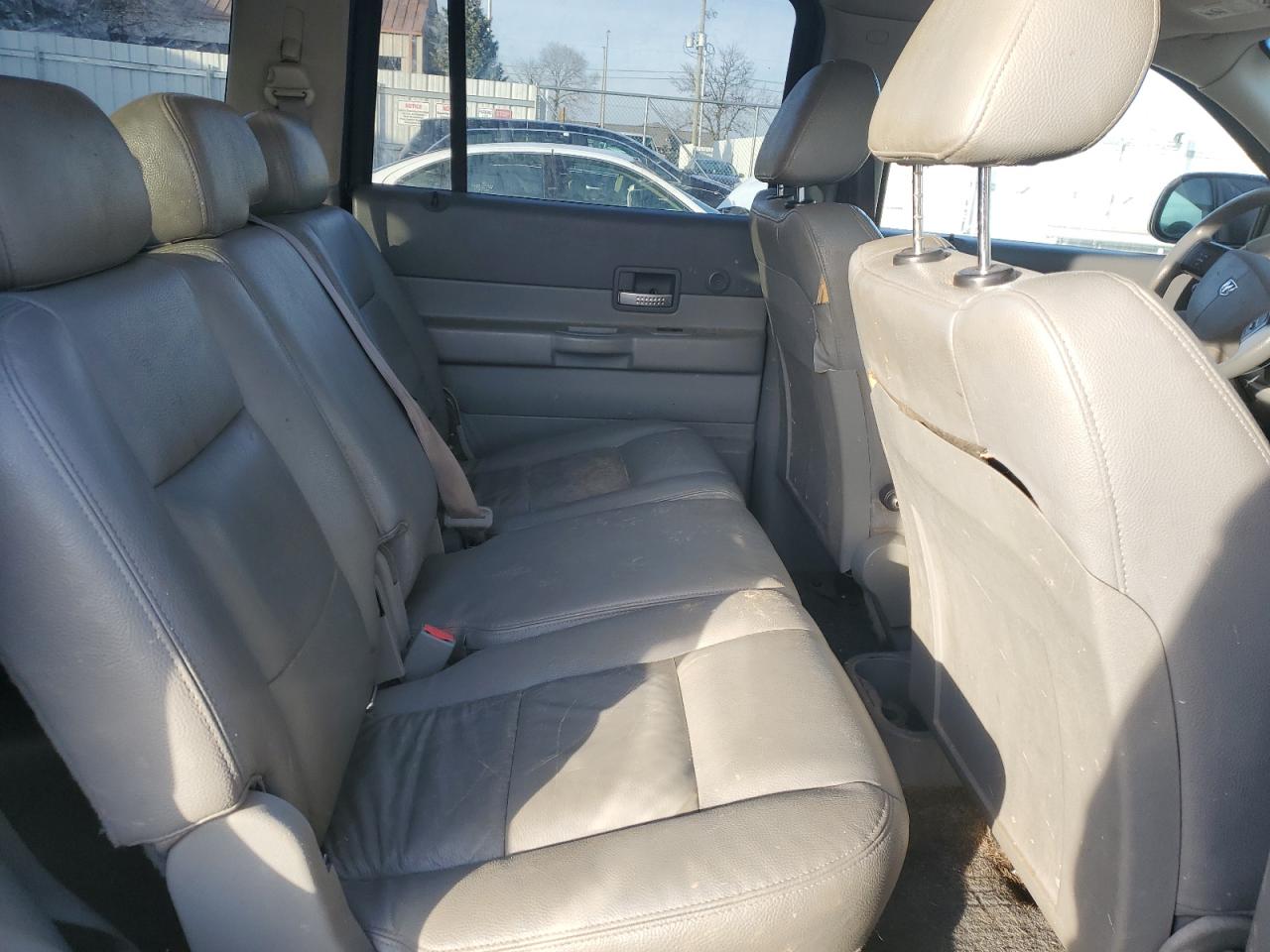 2004 Dodge Durango - Image 12