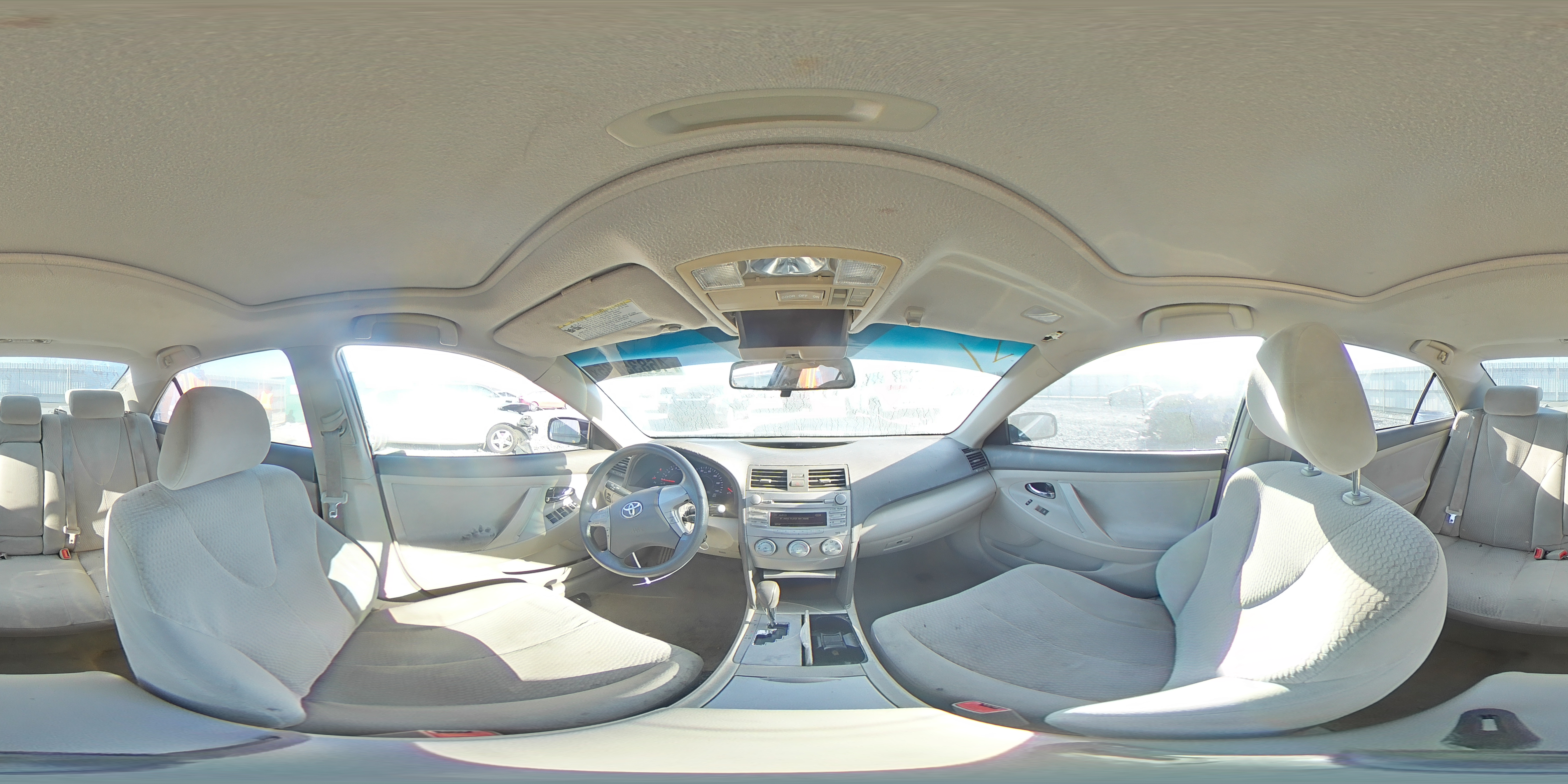 2010 Toyota Camry - Image 13