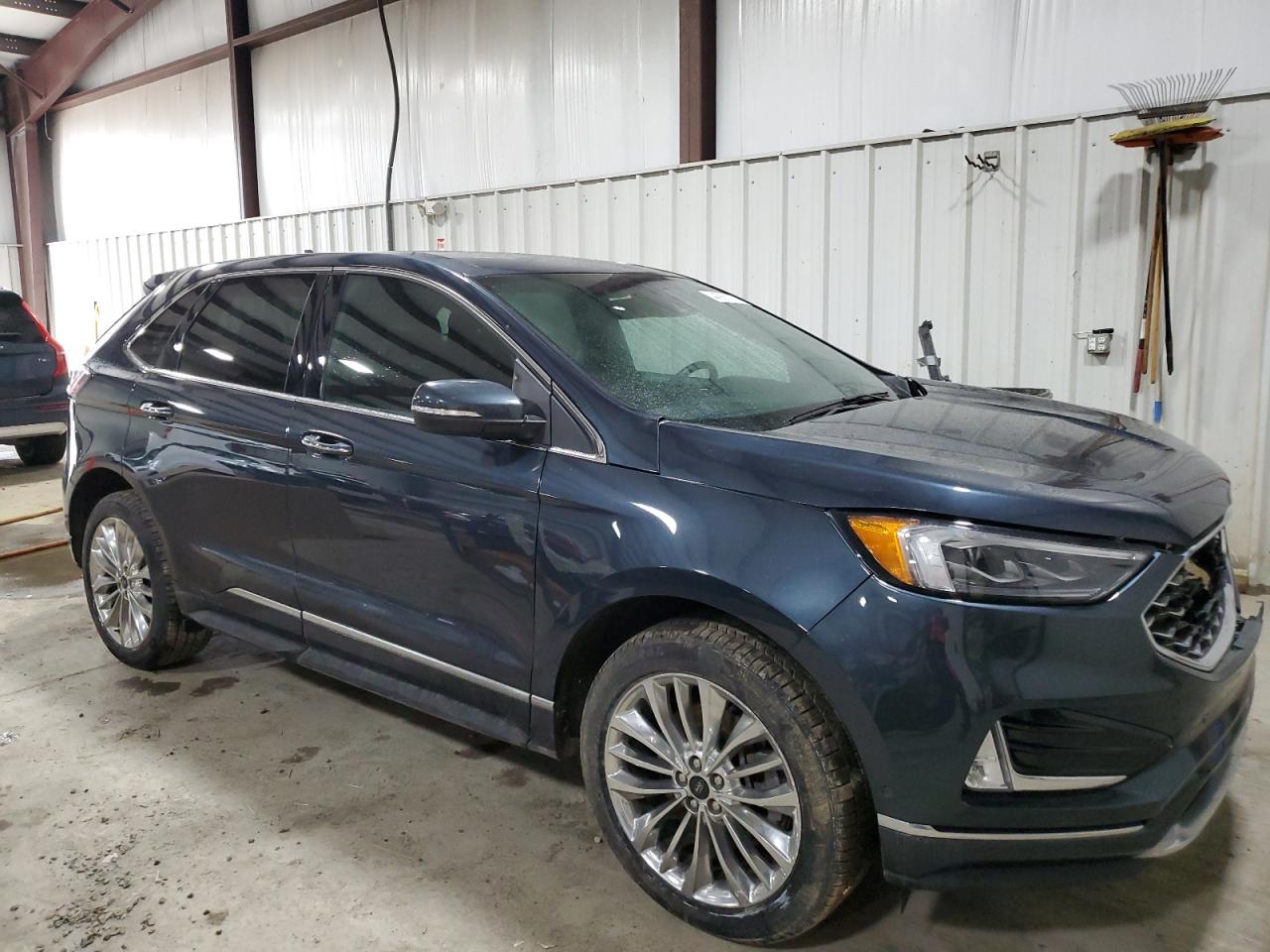 2022 Ford Edge - Image 4