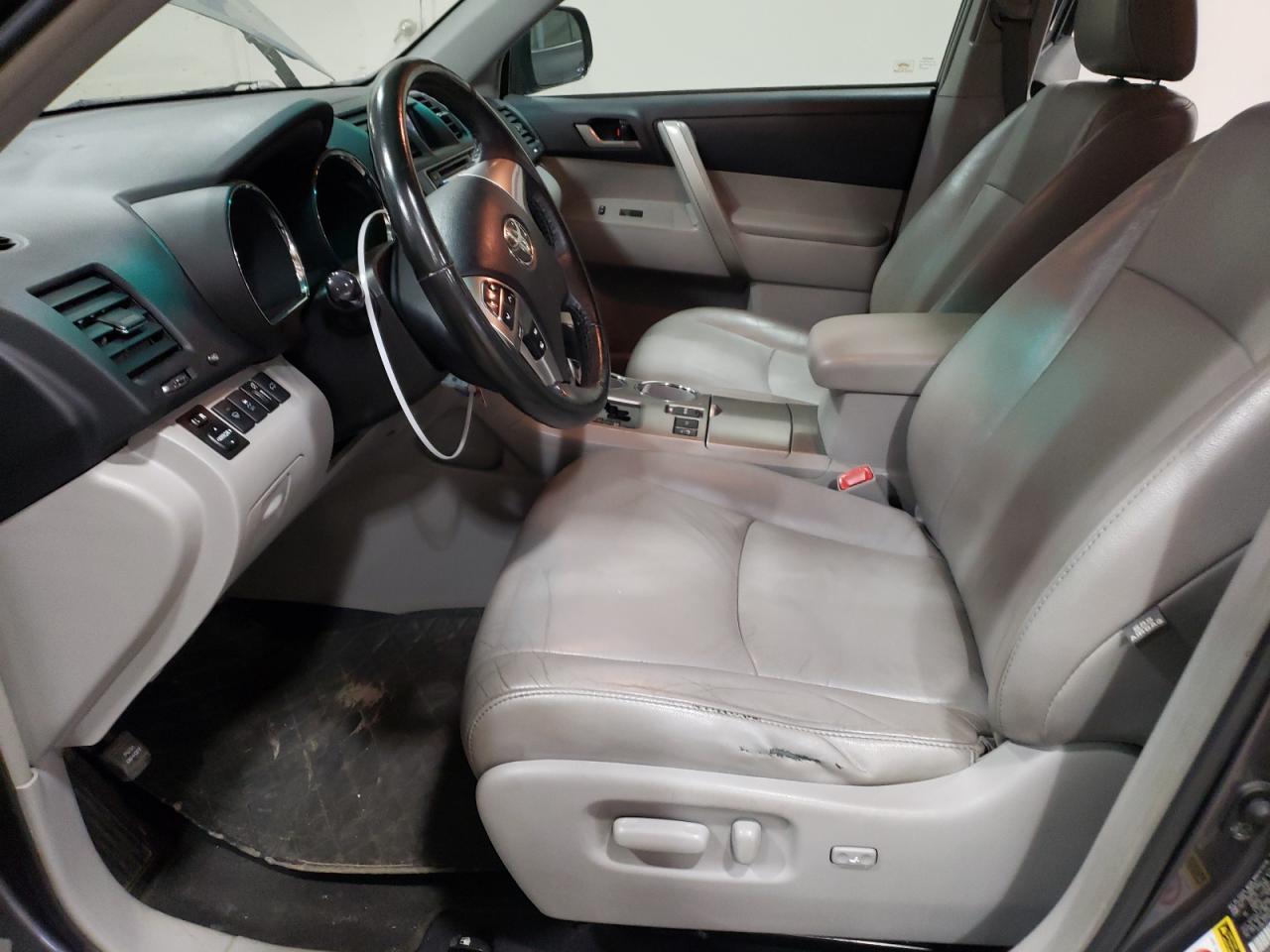 2013 Toyota Highlander - Image 7