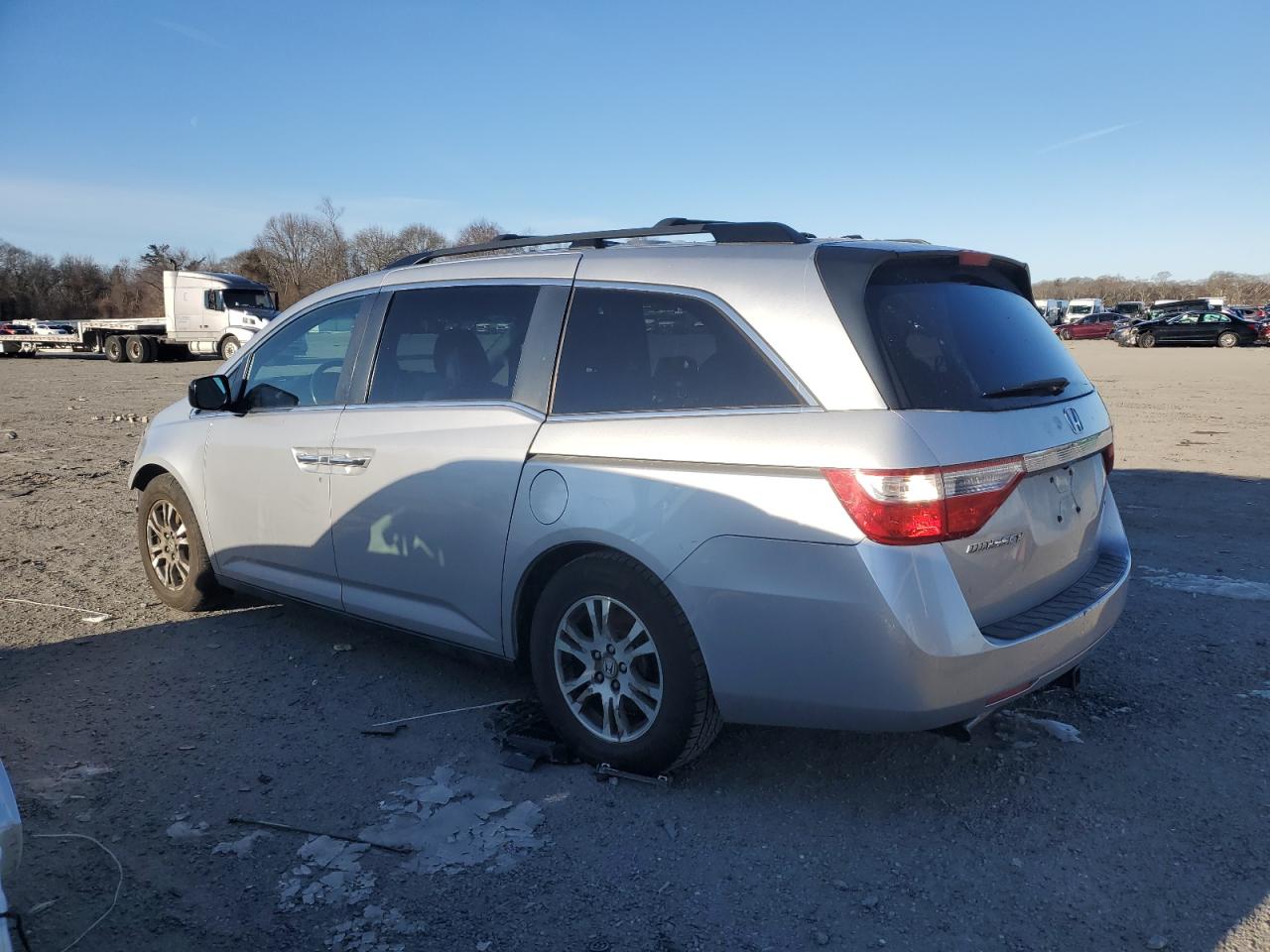 2011 Honda Odyssey - Image 2