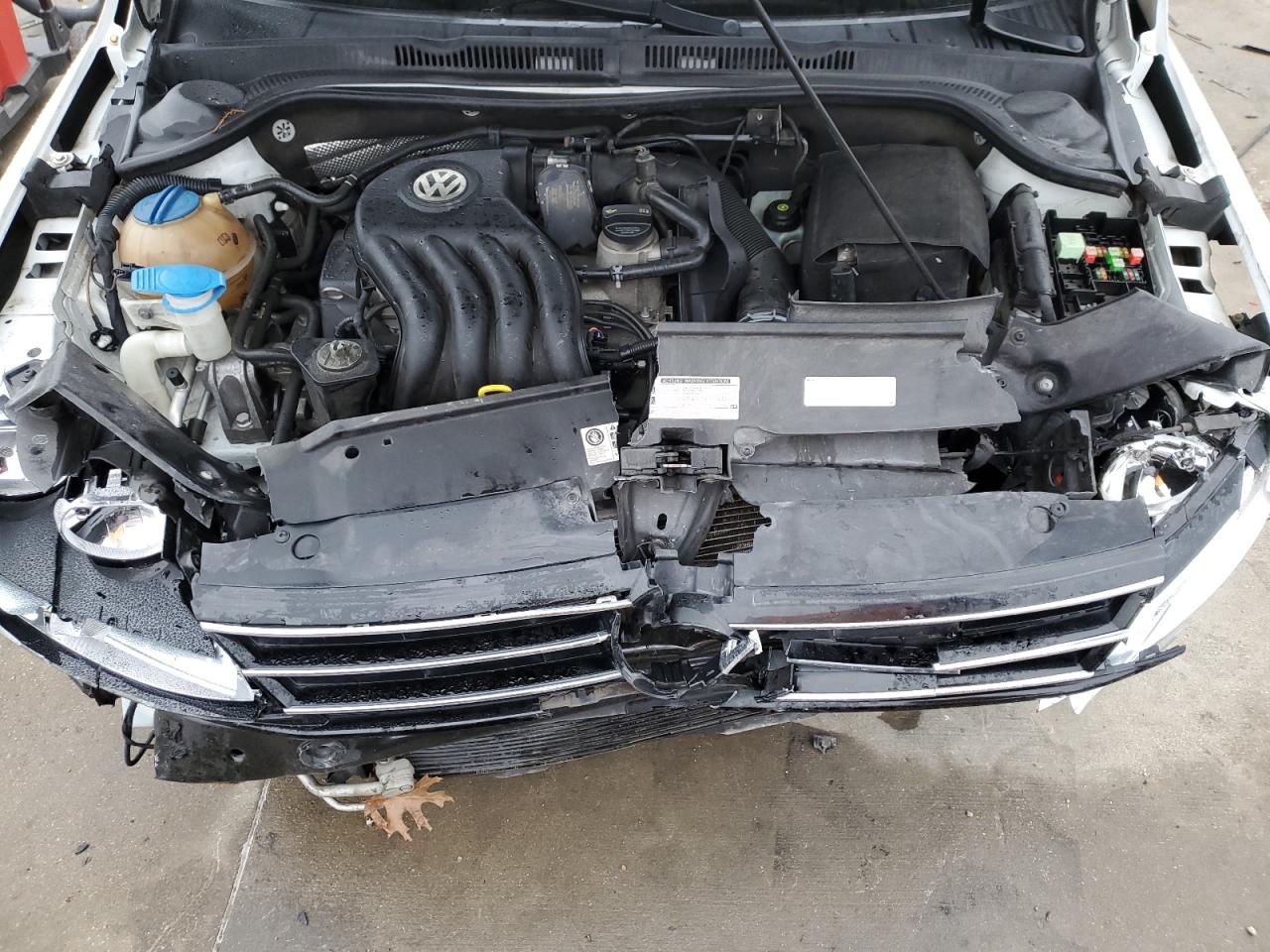 2015 Volkswagen Jetta - Image 13