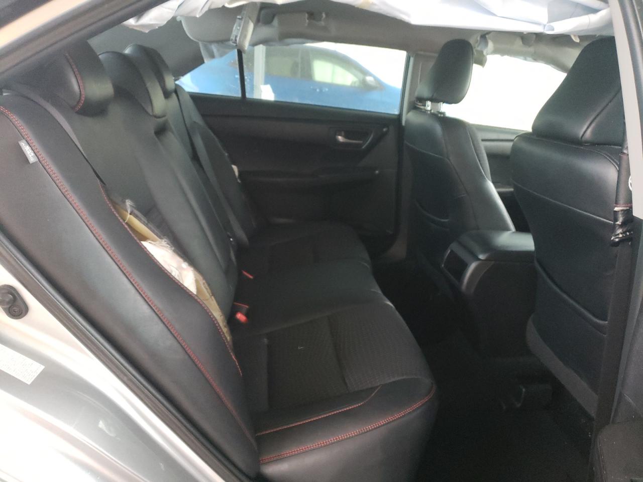 2015 Toyota Camry - Image 10
