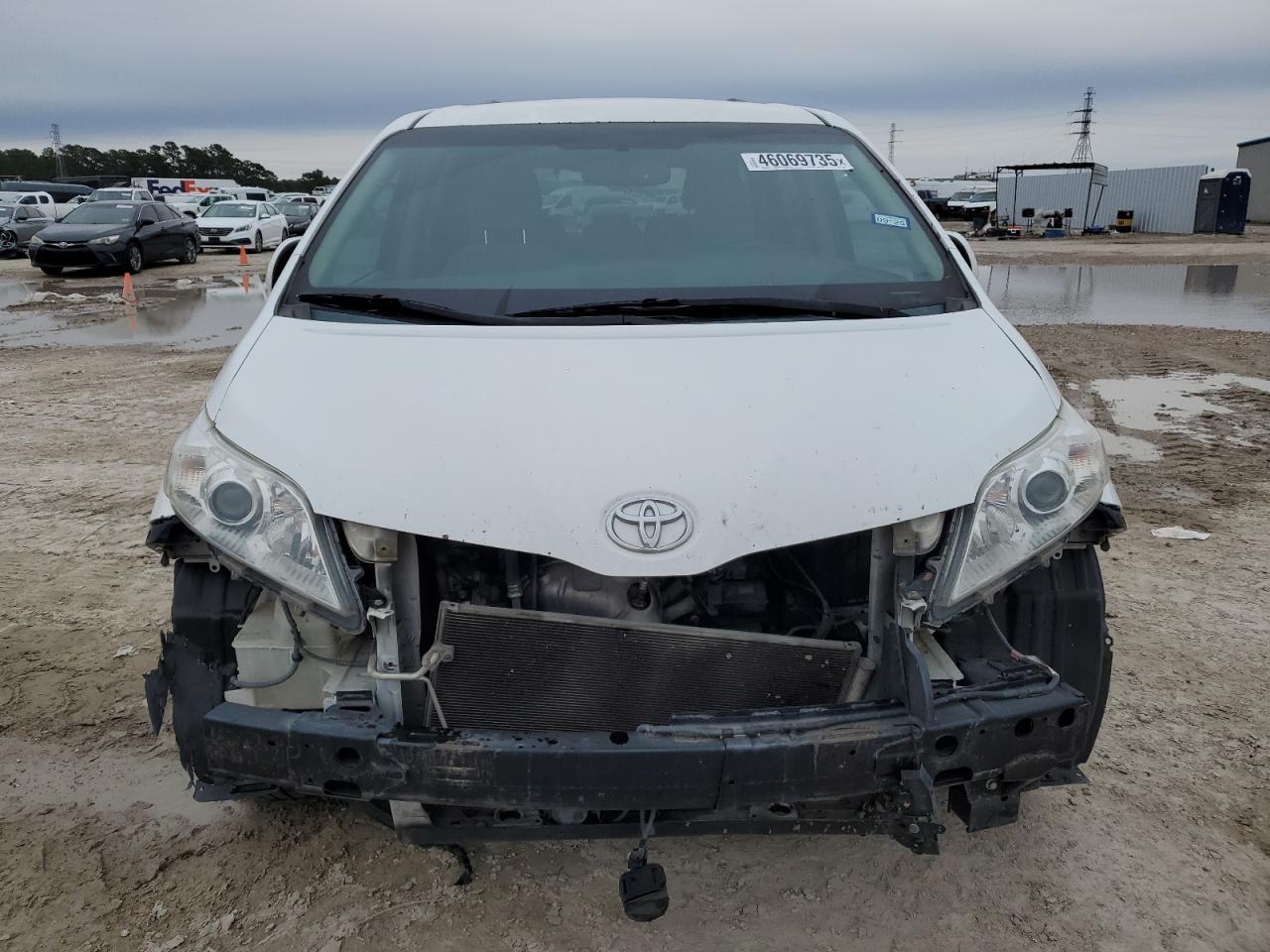 2015 Toyota Sienna - Image 5