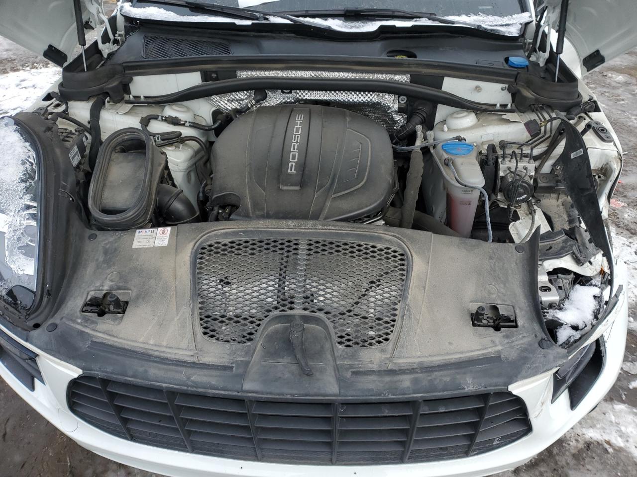 2018 Porsche Macan - Image 12