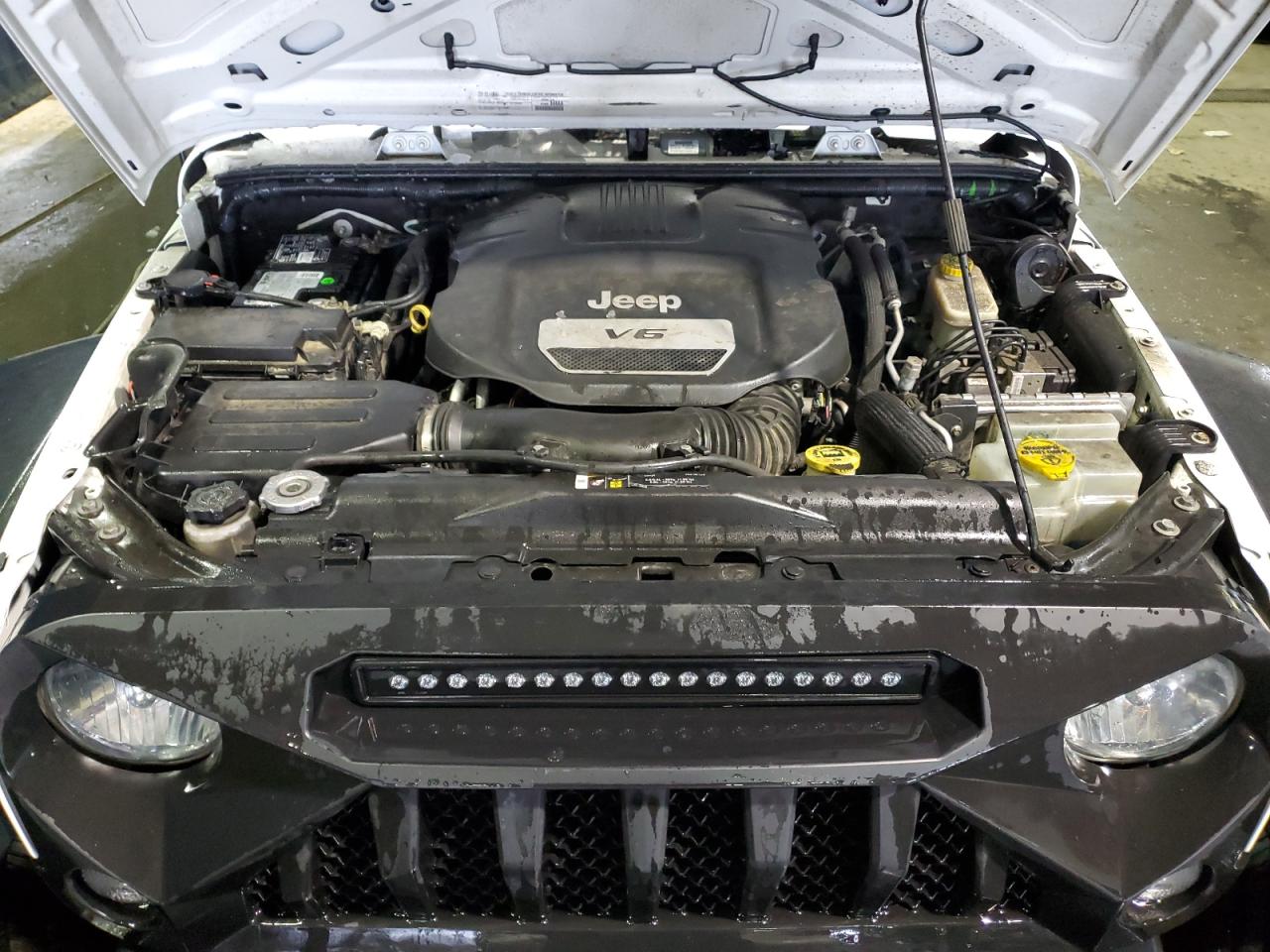 2017 Jeep Wrangler - Image 12