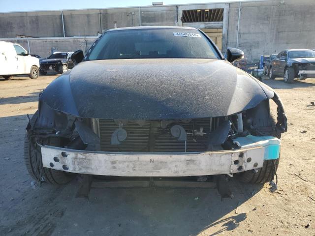 Седани LEXUS IS 2015 Чорний