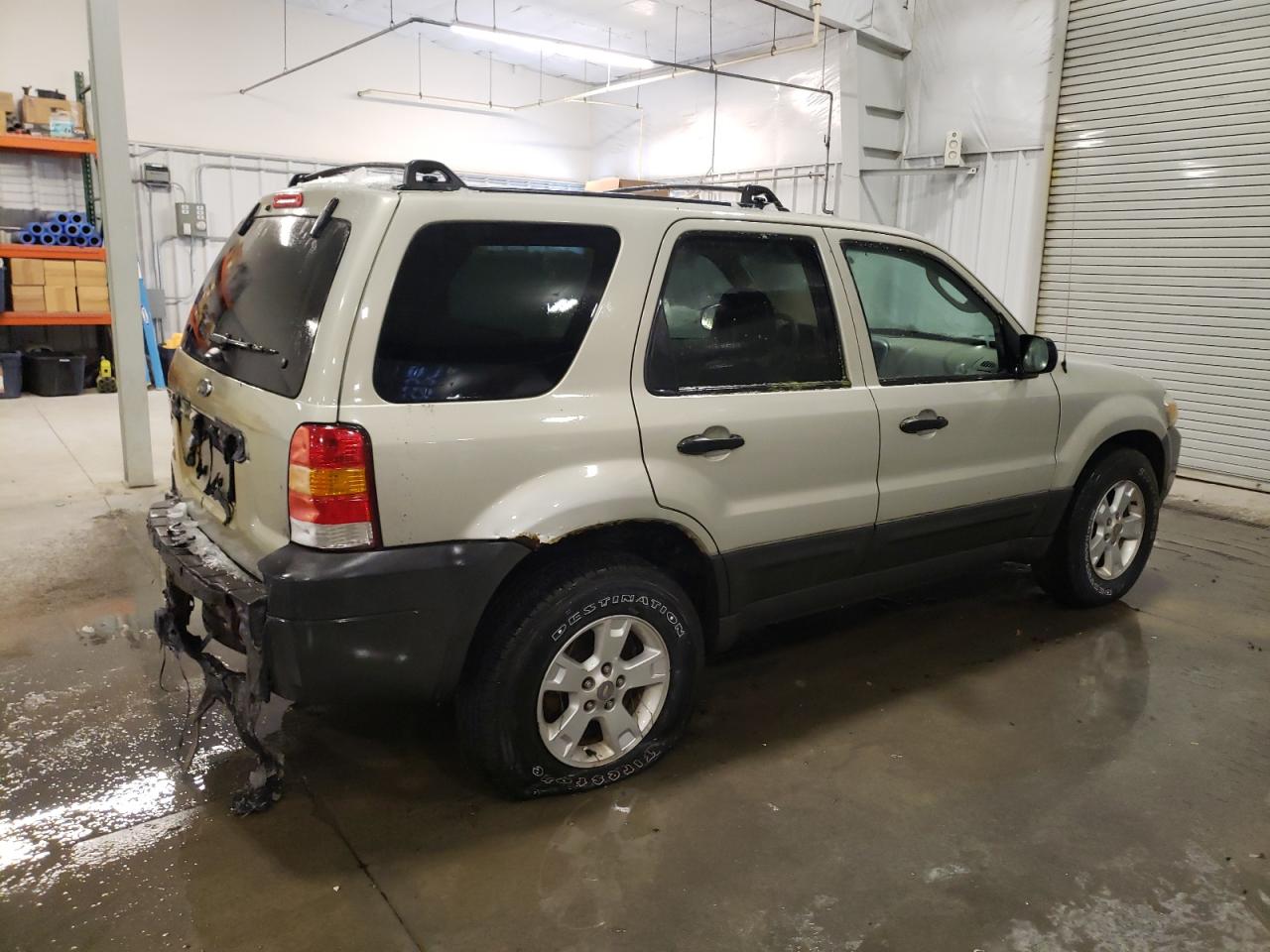 2005 Ford Escape - Image 3