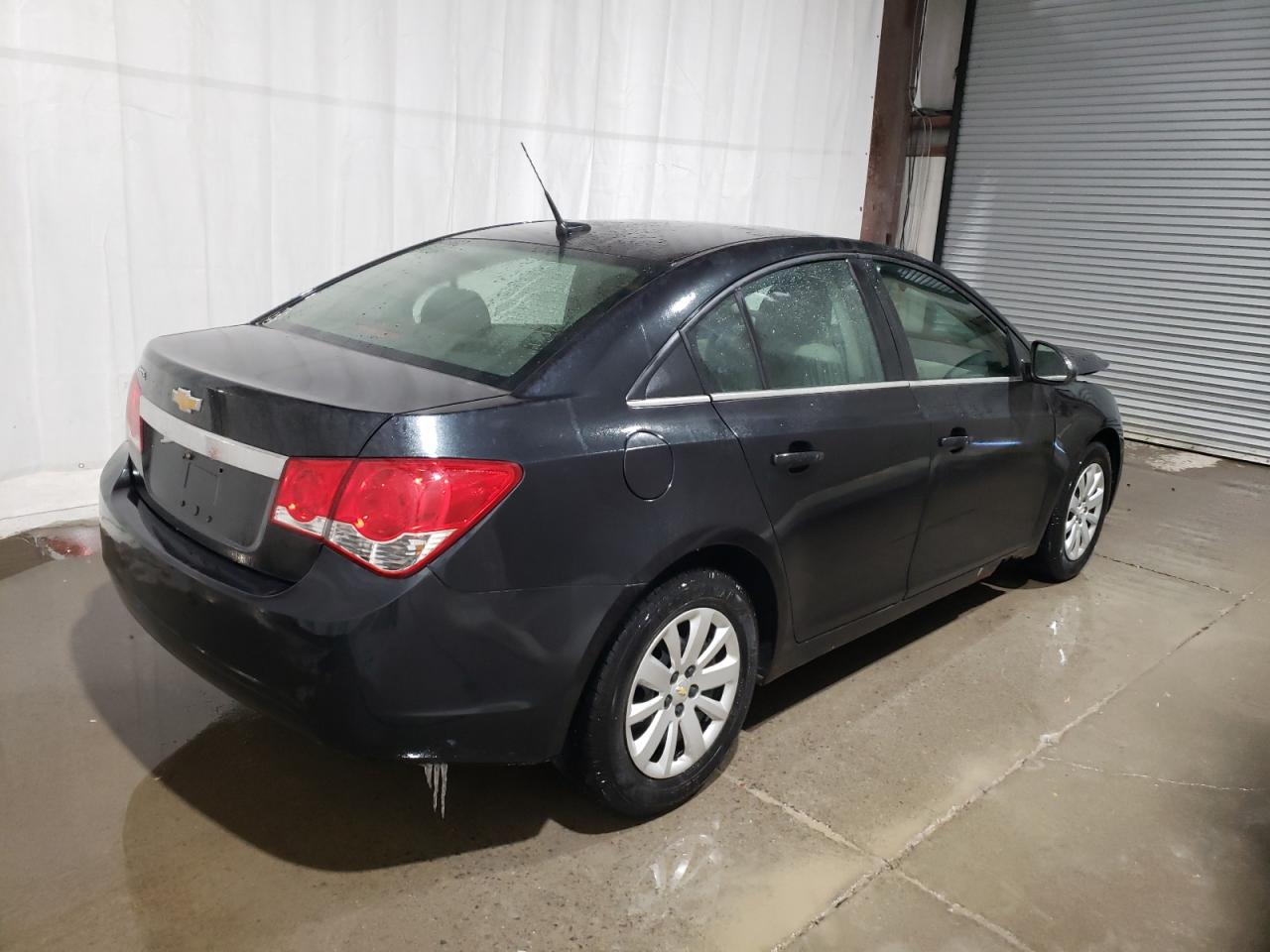 2011 Chevrolet Cruze - Image 3