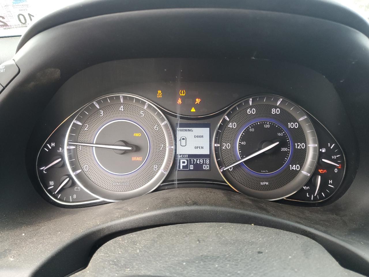 2012 Infiniti QX56 - Image 9