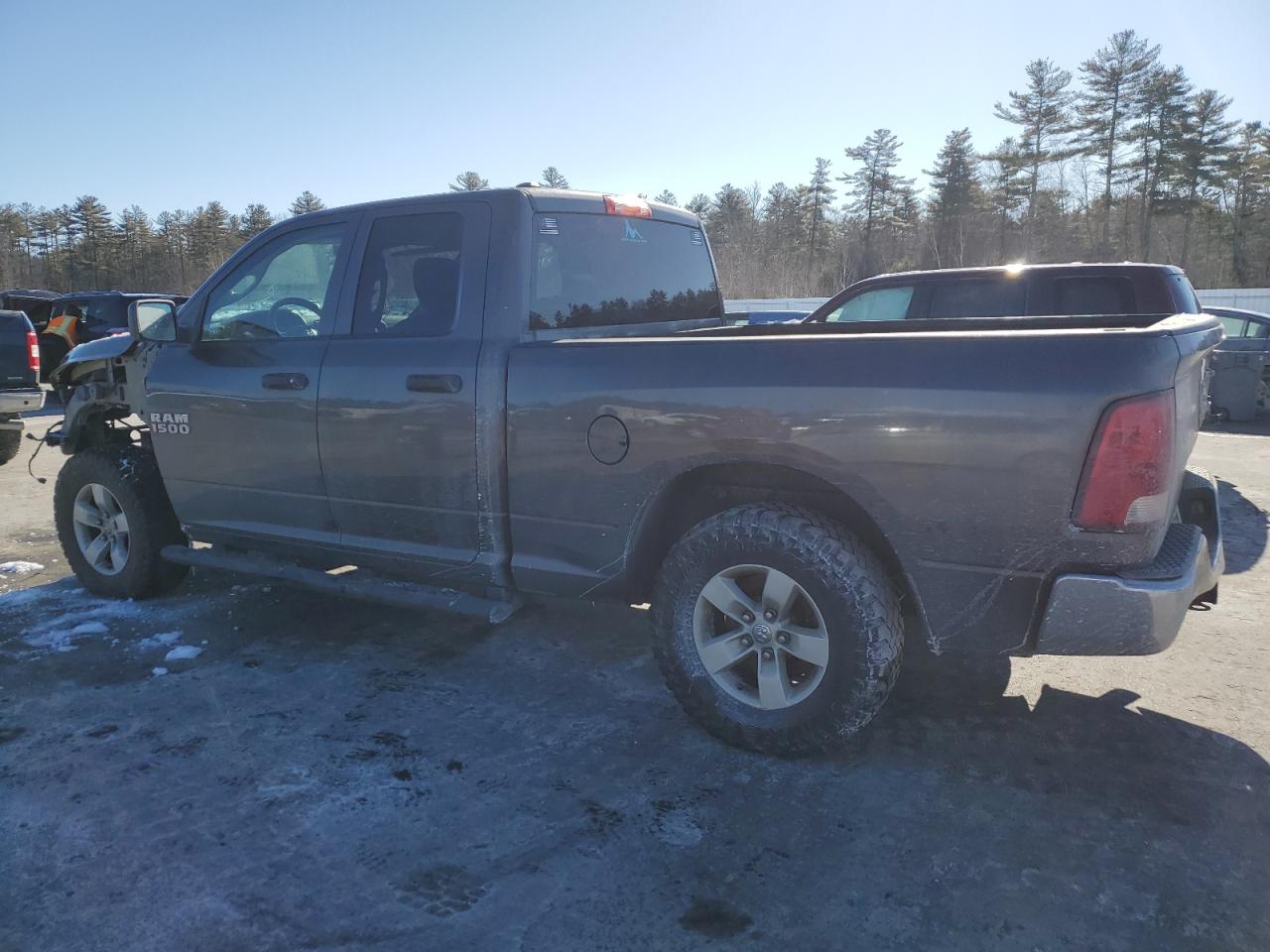 2016 RAM 1500 - Image 2