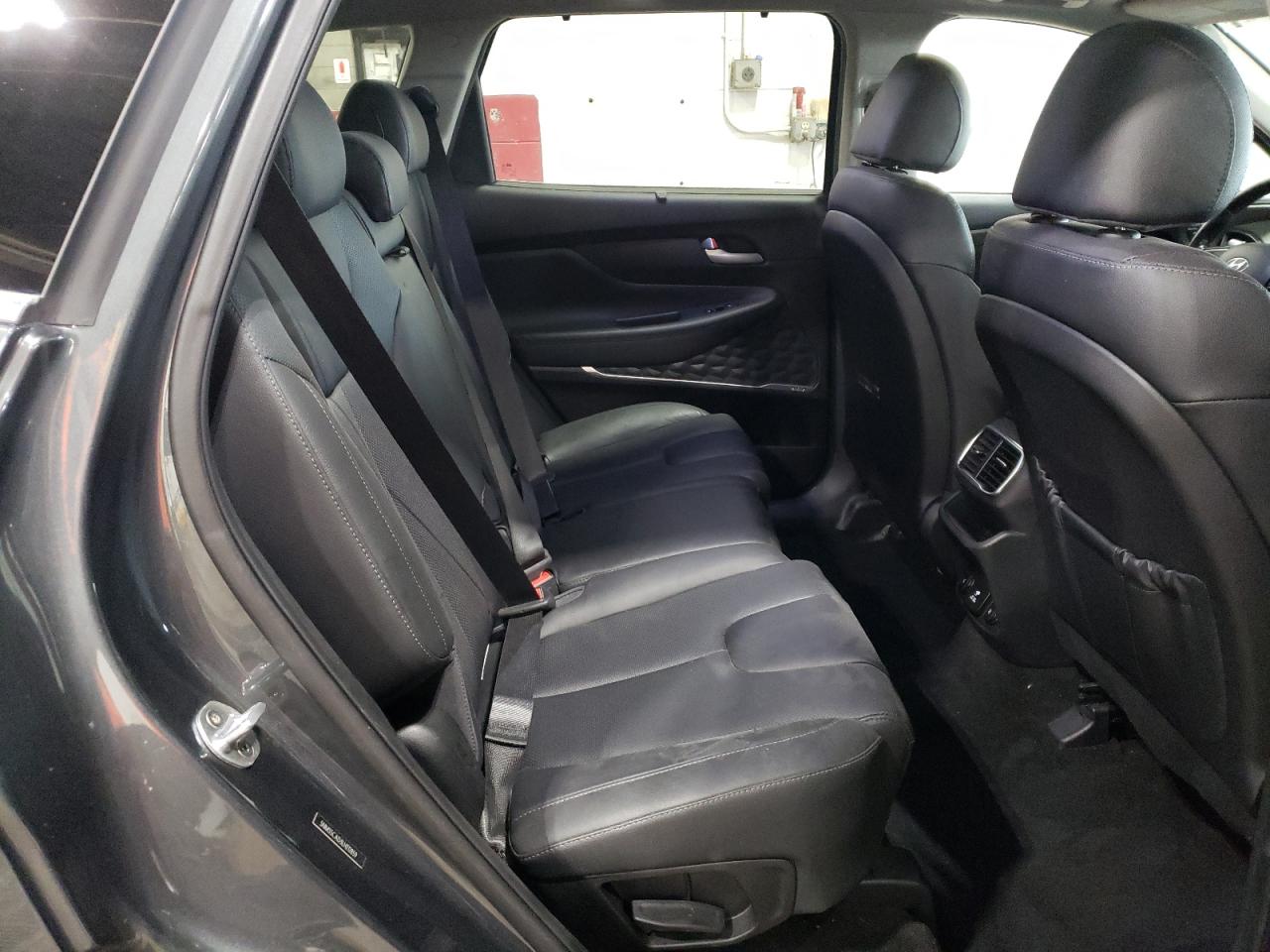 2020 Hyundai Santa Fe - Image 11