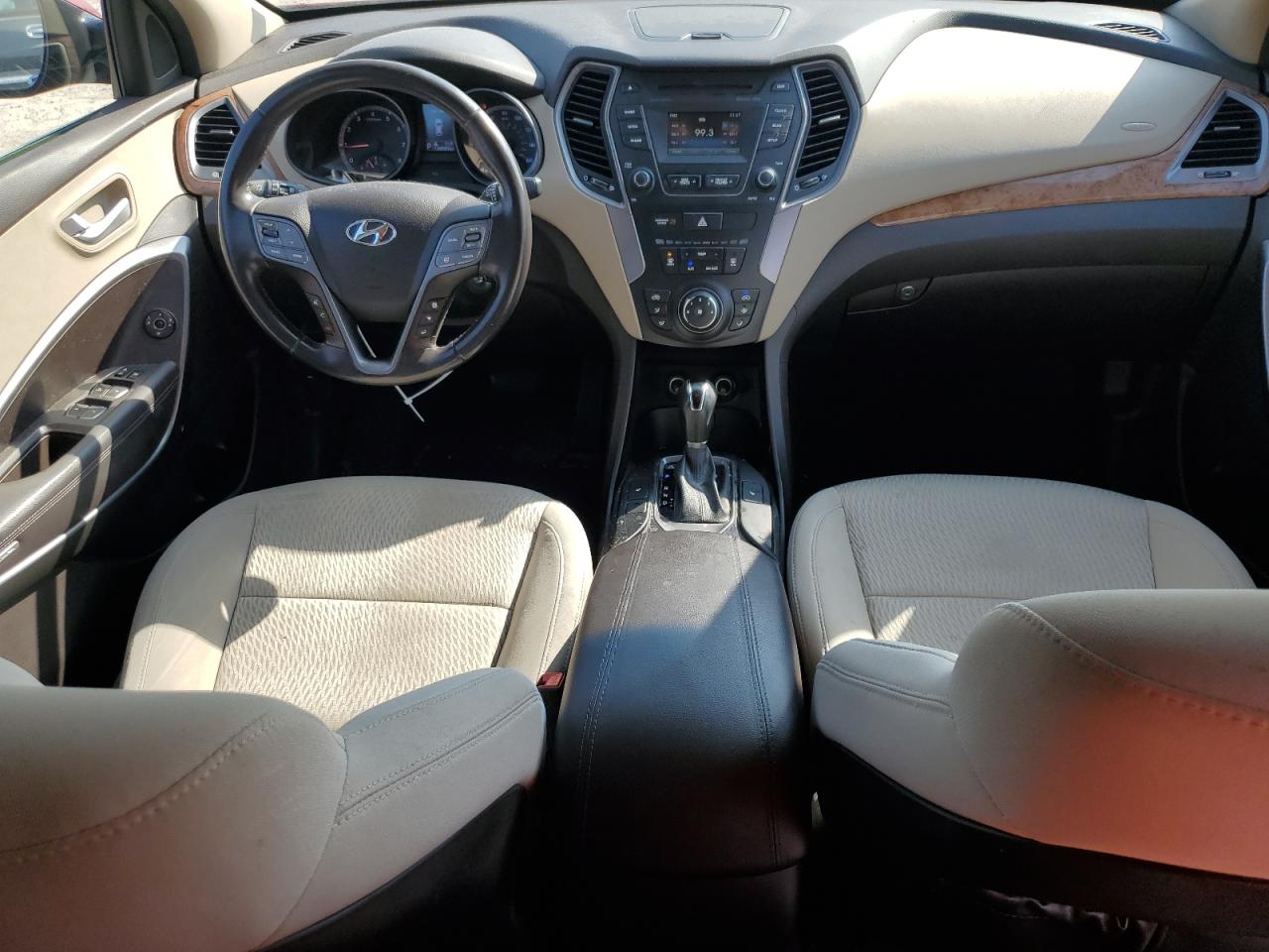 2014 Hyundai Santa Fe - Image 8