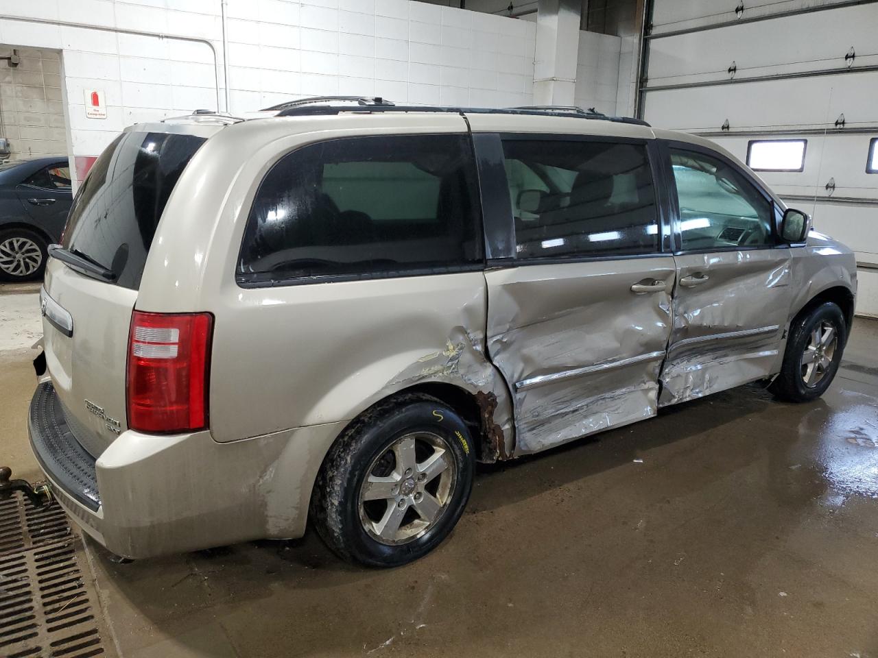 2009 Dodge Caravan - Image 3