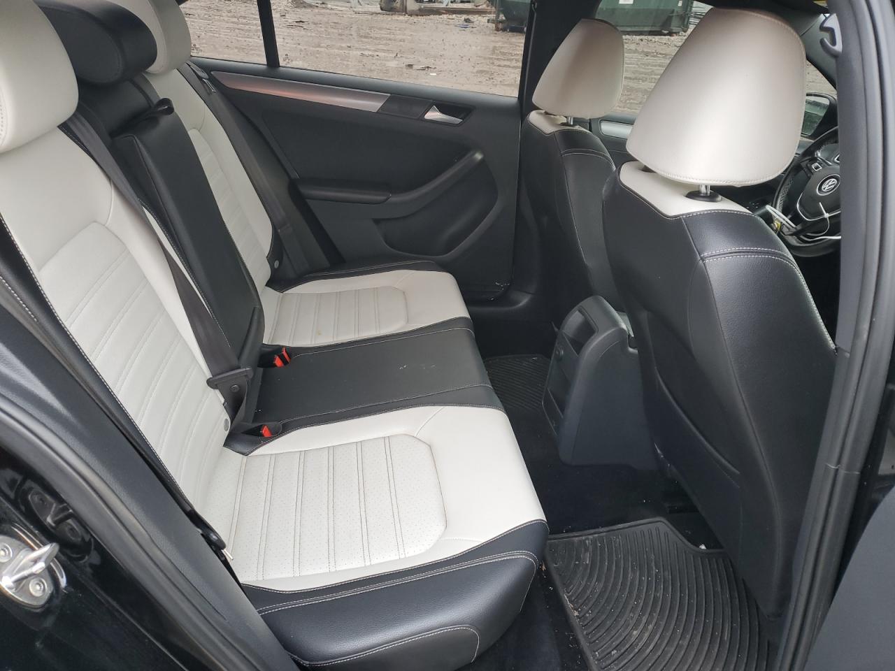 2016 Volkswagen Jetta - Image 10