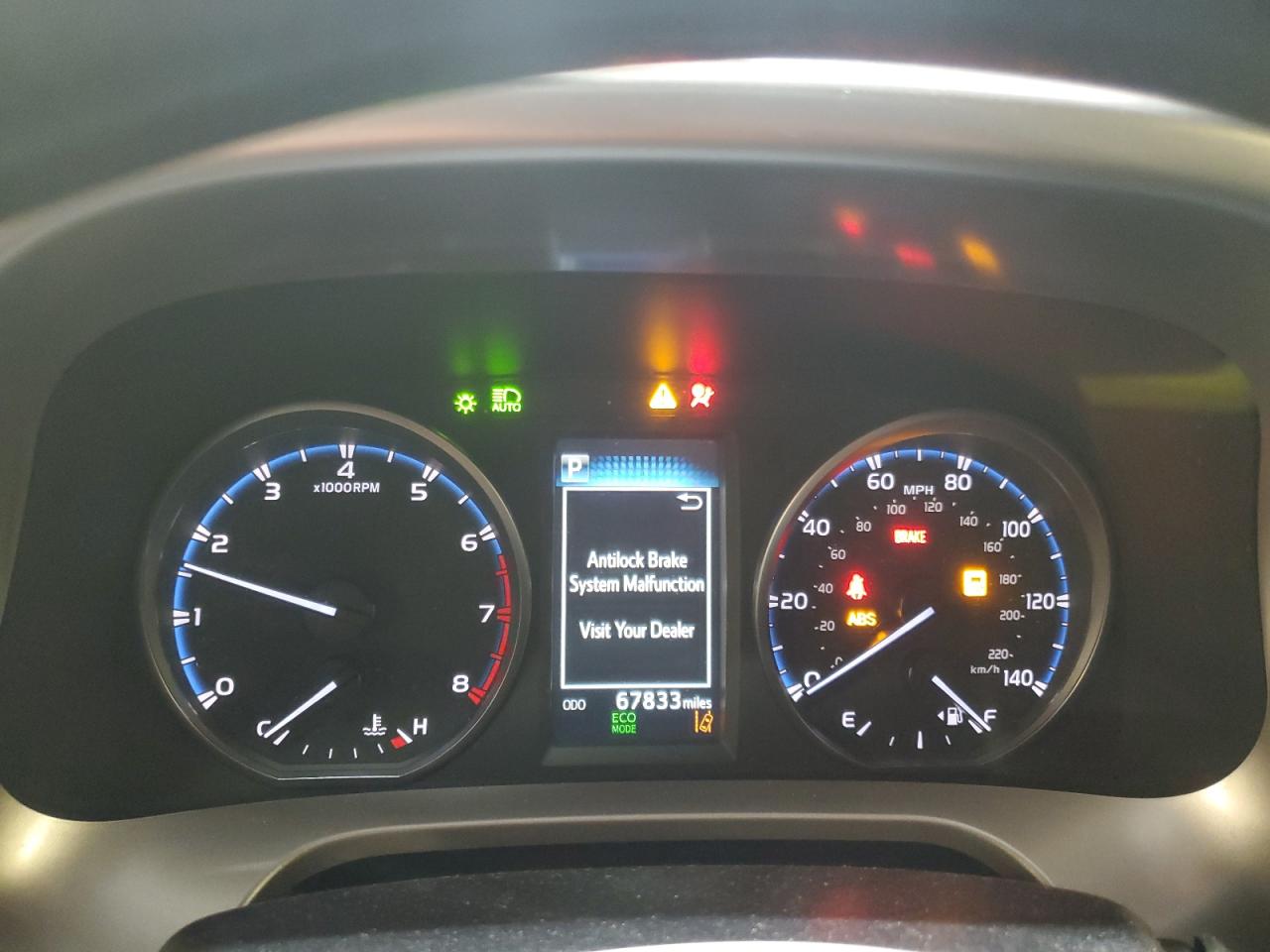 2017 Toyota RAV 4 - Image 9